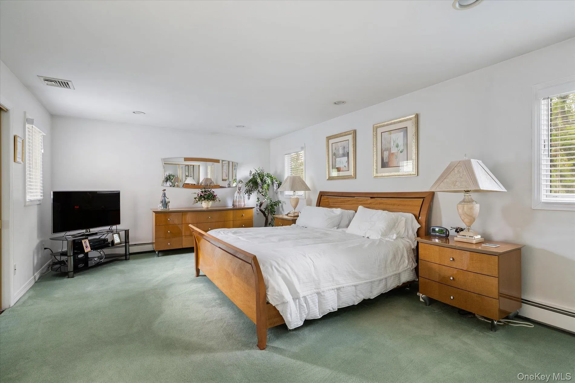 38 Tamara Court, Huntington, NY, 4 Bedrooms Bedrooms, 8 Rooms Rooms,2 BathroomsBathrooms,Residential,For Rent,Tamara,0,998380 38 Tamara Court, Huntington, NY, 4 Bedrooms Bedrooms, 8 Rooms Rooms,2 BathroomsBathrooms,Residential,For Rent,Tamara,0,998380