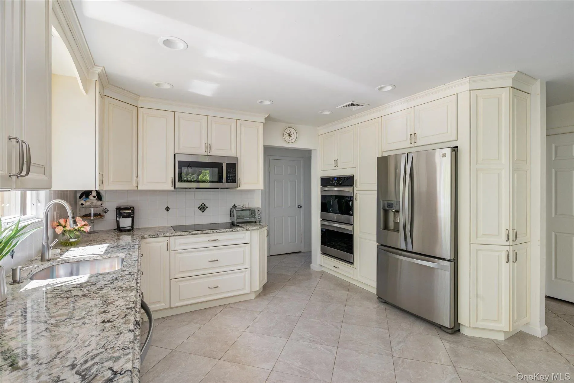 38 Tamara Court, Huntington, NY, 4 Bedrooms Bedrooms, 8 Rooms Rooms,2 BathroomsBathrooms,Residential,For Rent,Tamara,0,998380 38 Tamara Court, Huntington, NY, 4 Bedrooms Bedrooms, 8 Rooms Rooms,2 BathroomsBathrooms,Residential,For Rent,Tamara,0,998380