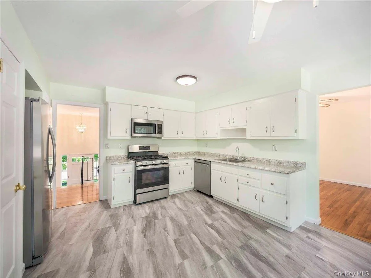 5 Dorchester Avenue, Clarkstown, NY, 4 Bedrooms Bedrooms, 10 Rooms Rooms,3 BathroomsBathrooms,Residential Lease,For Rent,Dorchester,0,998381 5 Dorchester Avenue, Clarkstown, NY, 4 Bedrooms Bedrooms, 10 Rooms Rooms,3 BathroomsBathrooms,Residential Lease,For Rent,Dorchester,0,998381