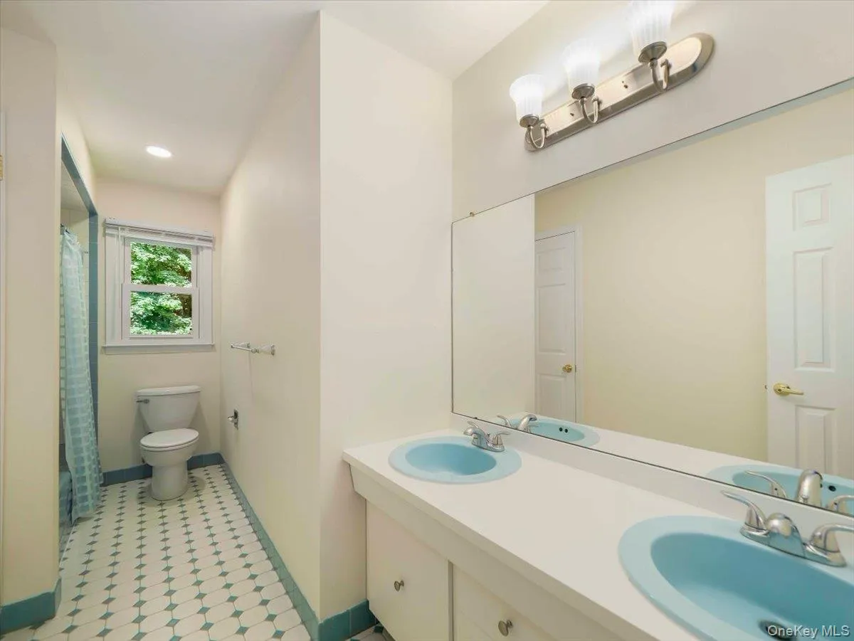 5 Dorchester Avenue, Clarkstown, NY, 4 Bedrooms Bedrooms, 10 Rooms Rooms,3 BathroomsBathrooms,Residential Lease,For Rent,Dorchester,0,998381 5 Dorchester Avenue, Clarkstown, NY, 4 Bedrooms Bedrooms, 10 Rooms Rooms,3 BathroomsBathrooms,Residential Lease,For Rent,Dorchester,0,998381