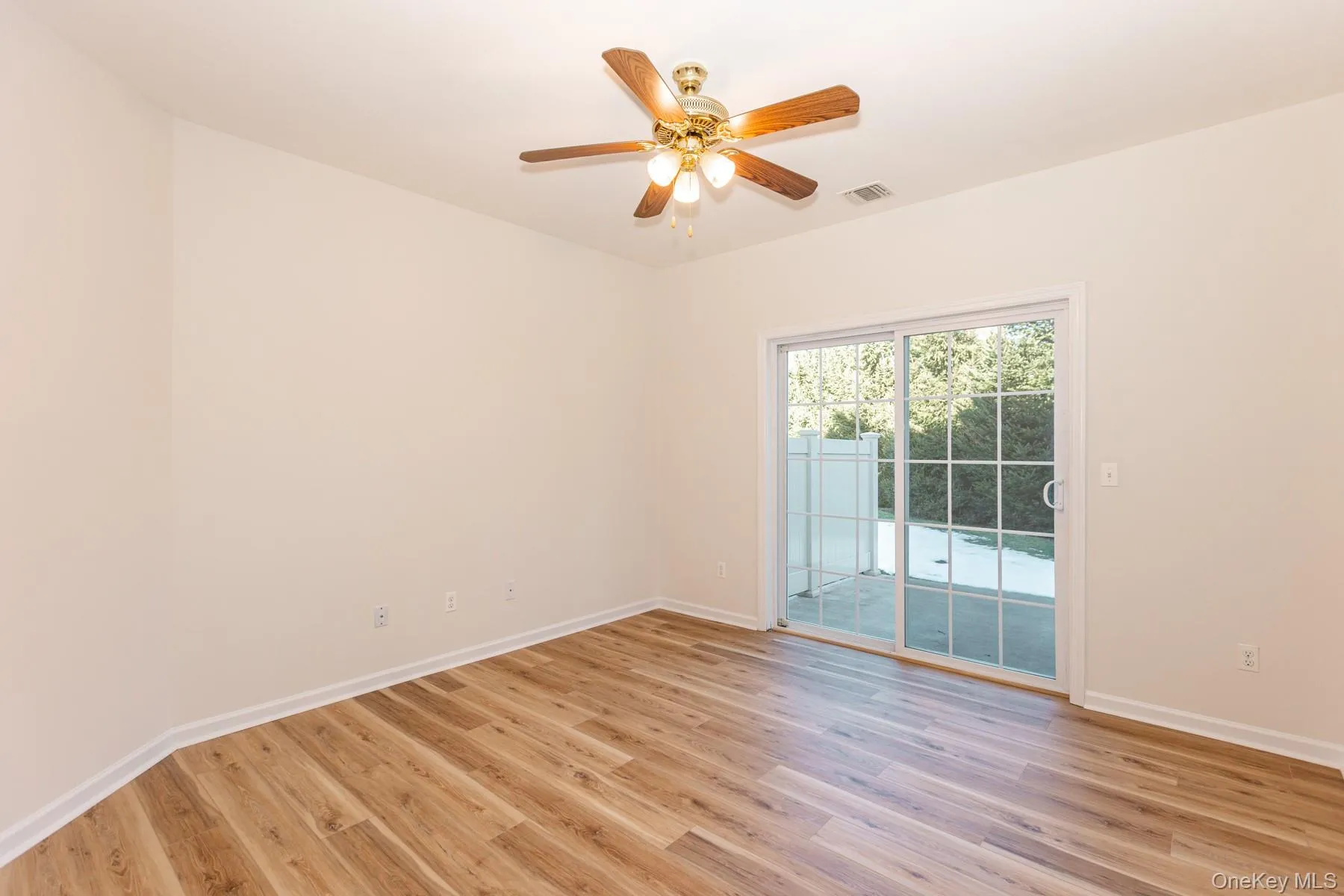 975 Main Street, Babylon, NY, 2 Bedrooms Bedrooms, 5 Rooms Rooms,2 BathroomsBathrooms,Residential Lease,For Rent,Main,0,998386 975 Main Street, Babylon, NY, 2 Bedrooms Bedrooms, 5 Rooms Rooms,2 BathroomsBathrooms,Residential Lease,For Rent,Main,0,998386