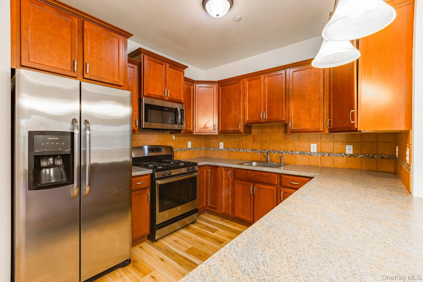 975 Main Street, Babylon, NY, 2 Bedrooms Bedrooms, 5 Rooms Rooms,2 BathroomsBathrooms,Residential Lease,For Rent,Main,0,998386 975 Main Street, Babylon, NY, 2 Bedrooms Bedrooms, 5 Rooms Rooms,2 BathroomsBathrooms,Residential Lease,For Rent,Main,0,998386