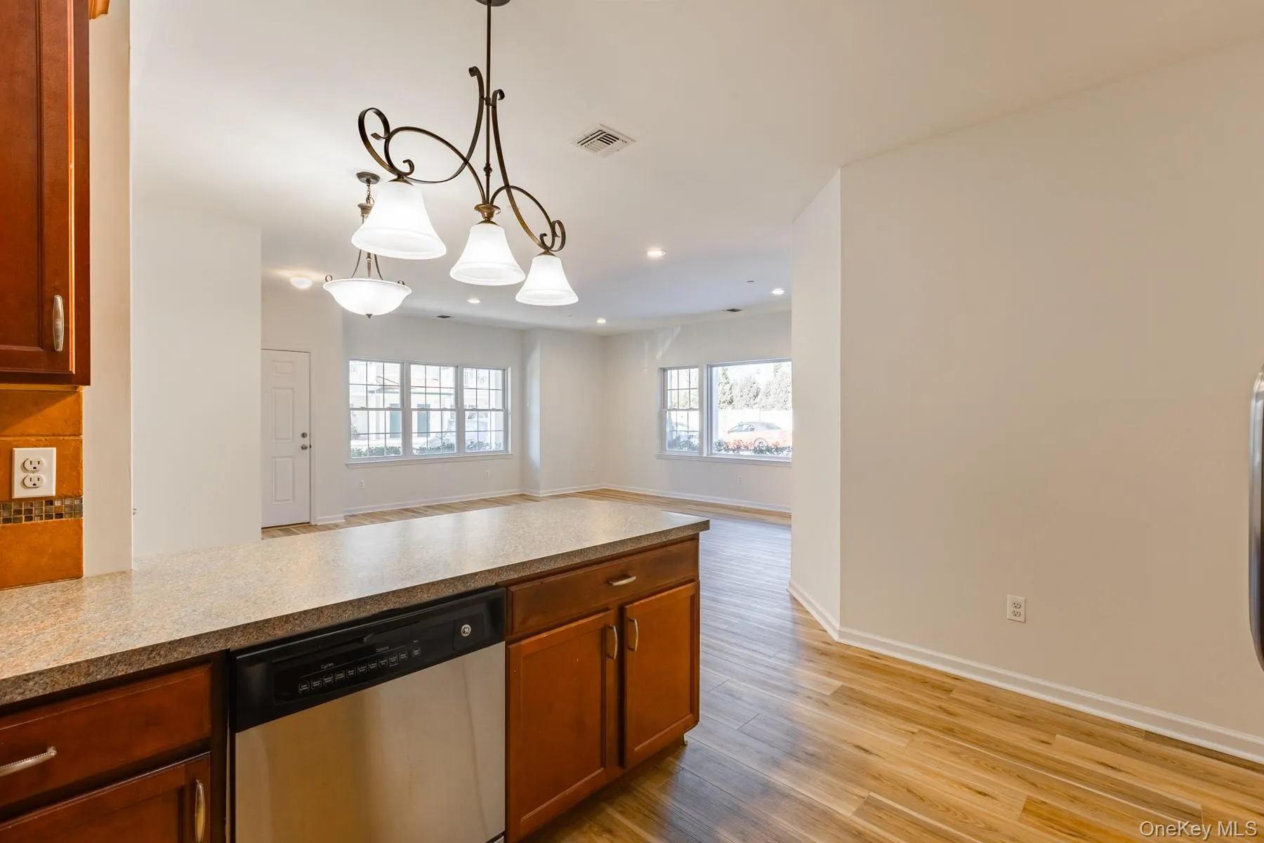 975 Main Street, Babylon, NY, 2 Bedrooms Bedrooms, 5 Rooms Rooms,2 BathroomsBathrooms,Residential Lease,For Rent,Main,0,998386 975 Main Street, Babylon, NY, 2 Bedrooms Bedrooms, 5 Rooms Rooms,2 BathroomsBathrooms,Residential Lease,For Rent,Main,0,998386
