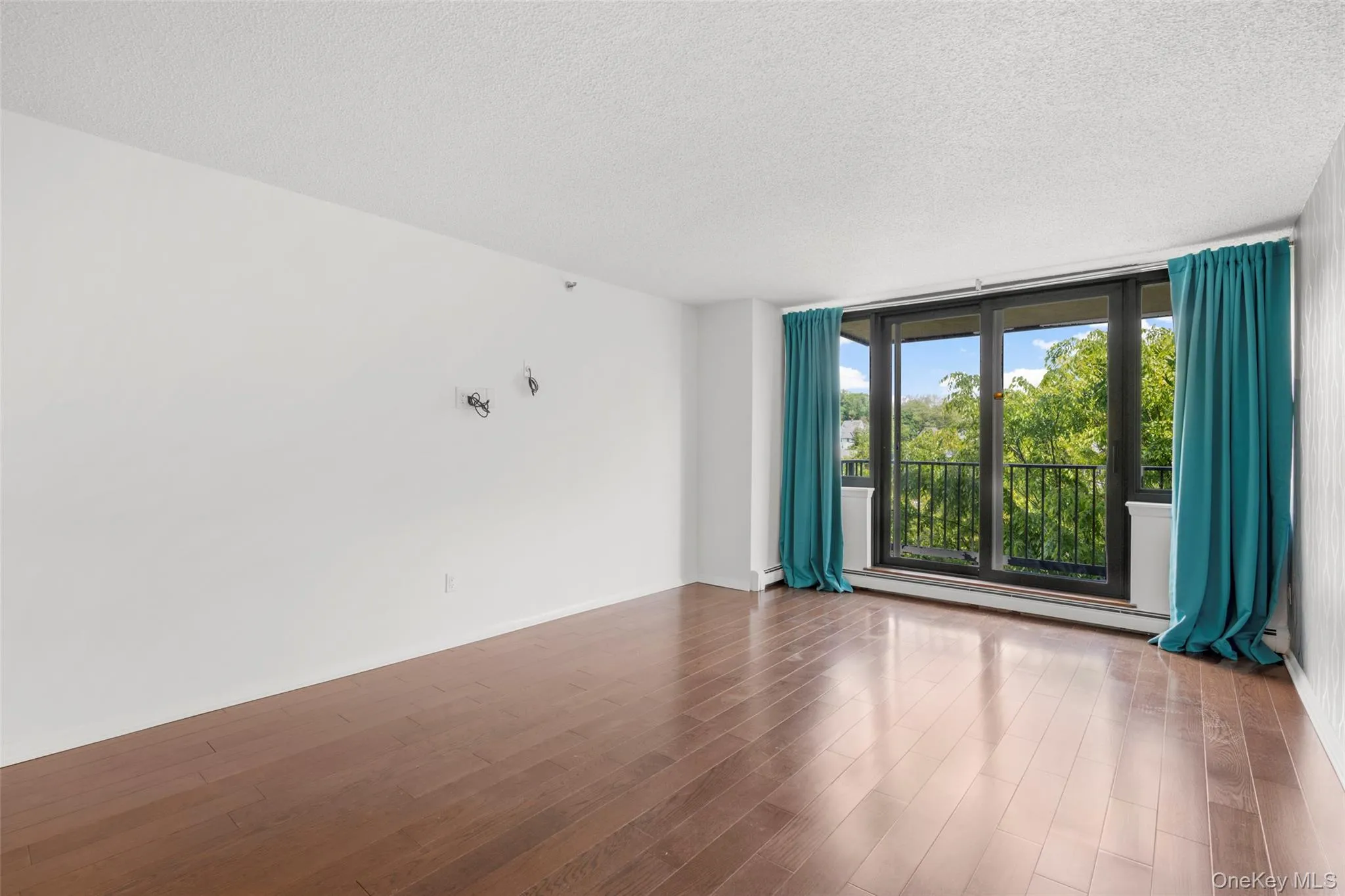 25 Rockledge Avenue, White Plains, NY, 1 Bedroom Bedrooms, 4 Rooms Rooms,1 BathroomBathrooms,Residential Lease,For Rent,Rockledge Avenue,0,998396 25 Rockledge Avenue, White Plains, NY, 1 Bedroom Bedrooms, 4 Rooms Rooms,1 BathroomBathrooms,Residential Lease,For Rent,Rockledge Avenue,0,998396