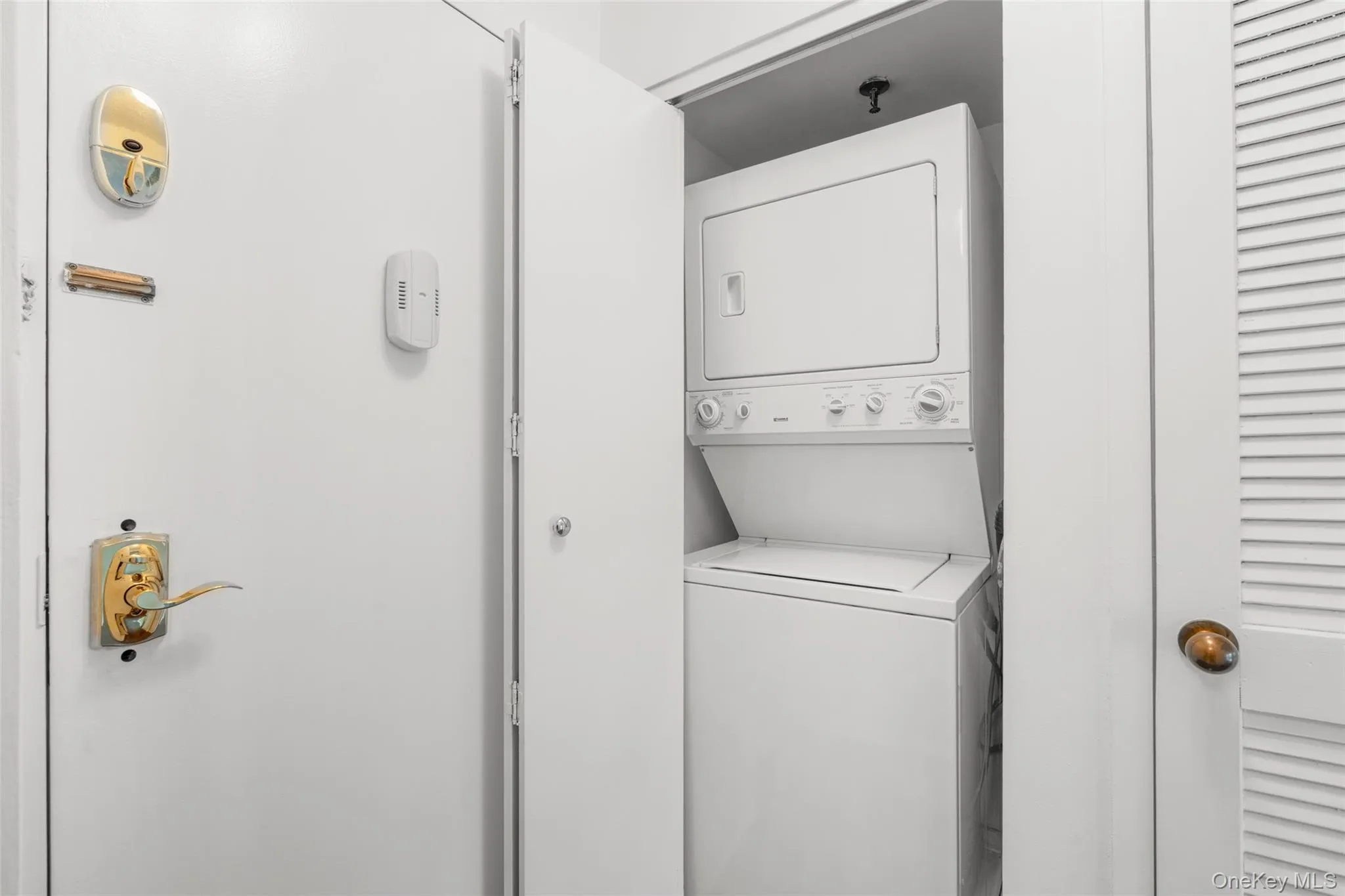 25 Rockledge Avenue, White Plains, NY, 1 Bedroom Bedrooms, 4 Rooms Rooms,1 BathroomBathrooms,Residential Lease,For Rent,Rockledge Avenue,0,998396 25 Rockledge Avenue, White Plains, NY, 1 Bedroom Bedrooms, 4 Rooms Rooms,1 BathroomBathrooms,Residential Lease,For Rent,Rockledge Avenue,0,998396