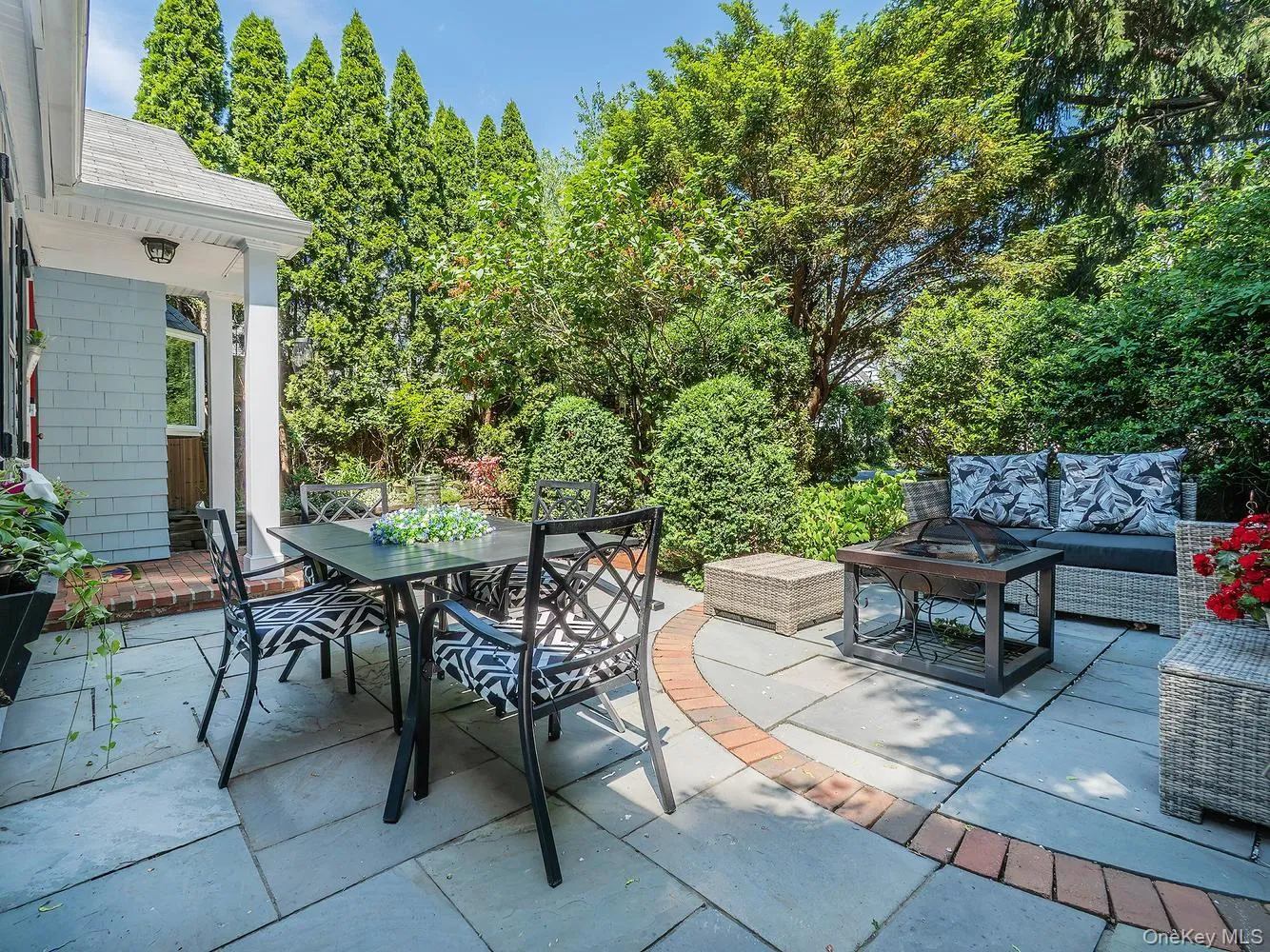 41 High Street, Oyster Bay, NY, 2 Bedrooms Bedrooms, 5 Rooms Rooms,2 BathroomsBathrooms,Residential,For Rent,High,0,998397 41 High Street, Oyster Bay, NY, 2 Bedrooms Bedrooms, 5 Rooms Rooms,2 BathroomsBathrooms,Residential,For Rent,High,0,998397