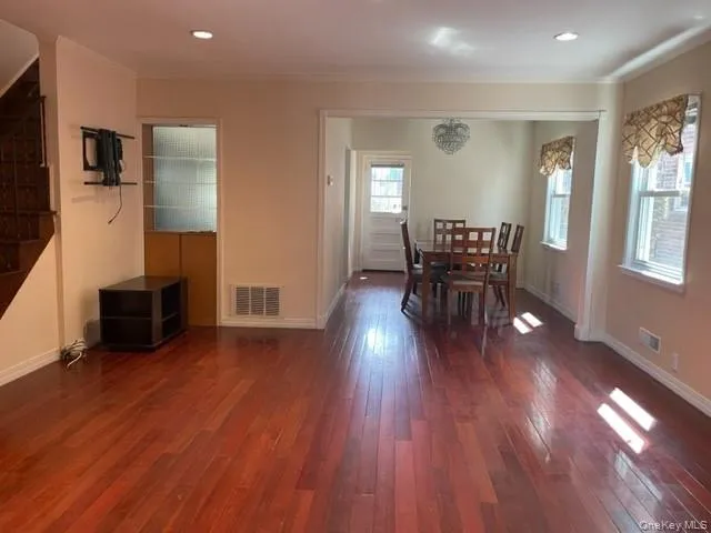 166-12 Union Turnpike, New York, NY, 3 Bedrooms Bedrooms, 6 Rooms Rooms,2 BathroomsBathrooms,Residential Lease,For Rent,Union,0,998400 166-12 Union Turnpike, New York, NY, 3 Bedrooms Bedrooms, 6 Rooms Rooms,2 BathroomsBathrooms,Residential Lease,For Rent,Union,0,998400