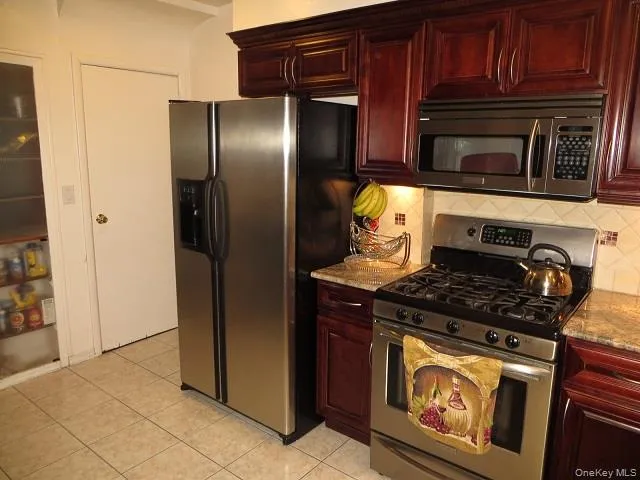 166-12 Union Turnpike, New York, NY, 3 Bedrooms Bedrooms, 6 Rooms Rooms,2 BathroomsBathrooms,Residential Lease,For Rent,Union,0,998400 166-12 Union Turnpike, New York, NY, 3 Bedrooms Bedrooms, 6 Rooms Rooms,2 BathroomsBathrooms,Residential Lease,For Rent,Union,0,998400