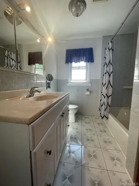 166-12 Union Turnpike, New York, NY, 3 Bedrooms Bedrooms, 6 Rooms Rooms,2 BathroomsBathrooms,Residential Lease,For Rent,Union,0,998400 166-12 Union Turnpike, New York, NY, 3 Bedrooms Bedrooms, 6 Rooms Rooms,2 BathroomsBathrooms,Residential Lease,For Rent,Union,0,998400