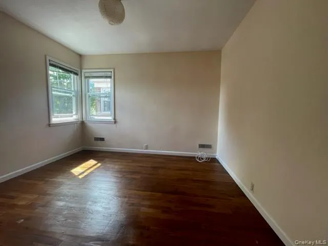 166-12 Union Turnpike, New York, NY, 3 Bedrooms Bedrooms, 6 Rooms Rooms,2 BathroomsBathrooms,Residential Lease,For Rent,Union,0,998400 166-12 Union Turnpike, New York, NY, 3 Bedrooms Bedrooms, 6 Rooms Rooms,2 BathroomsBathrooms,Residential Lease,For Rent,Union,0,998400