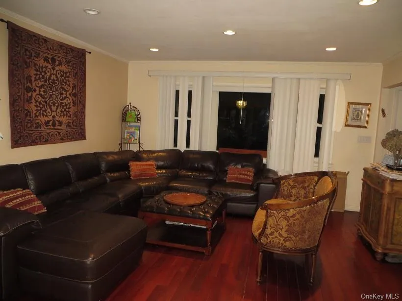 166-12 Union Turnpike, New York, NY, 3 Bedrooms Bedrooms, 6 Rooms Rooms,2 BathroomsBathrooms,Residential Lease,For Rent,Union,0,998400 166-12 Union Turnpike, New York, NY, 3 Bedrooms Bedrooms, 6 Rooms Rooms,2 BathroomsBathrooms,Residential Lease,For Rent,Union,0,998400