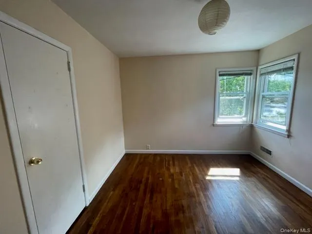 166-12 Union Turnpike, New York, NY, 3 Bedrooms Bedrooms, 6 Rooms Rooms,2 BathroomsBathrooms,Residential Lease,For Rent,Union,0,998400 166-12 Union Turnpike, New York, NY, 3 Bedrooms Bedrooms, 6 Rooms Rooms,2 BathroomsBathrooms,Residential Lease,For Rent,Union,0,998400