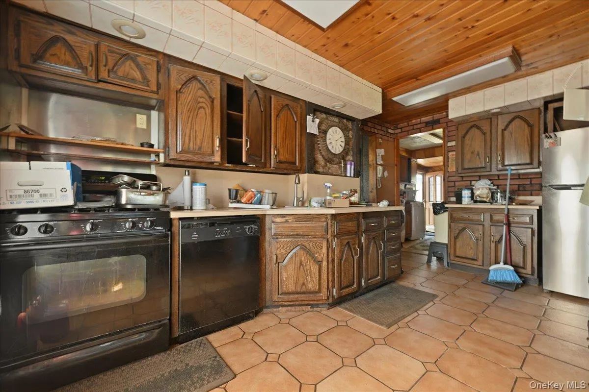 418 Myrtle Avenue, Islip, NY, 4 Bedrooms Bedrooms, 8 Rooms Rooms,2 BathroomsBathrooms,Residential,For Rent,Myrtle,0,998406 418 Myrtle Avenue, Islip, NY, 4 Bedrooms Bedrooms, 8 Rooms Rooms,2 BathroomsBathrooms,Residential,For Rent,Myrtle,0,998406