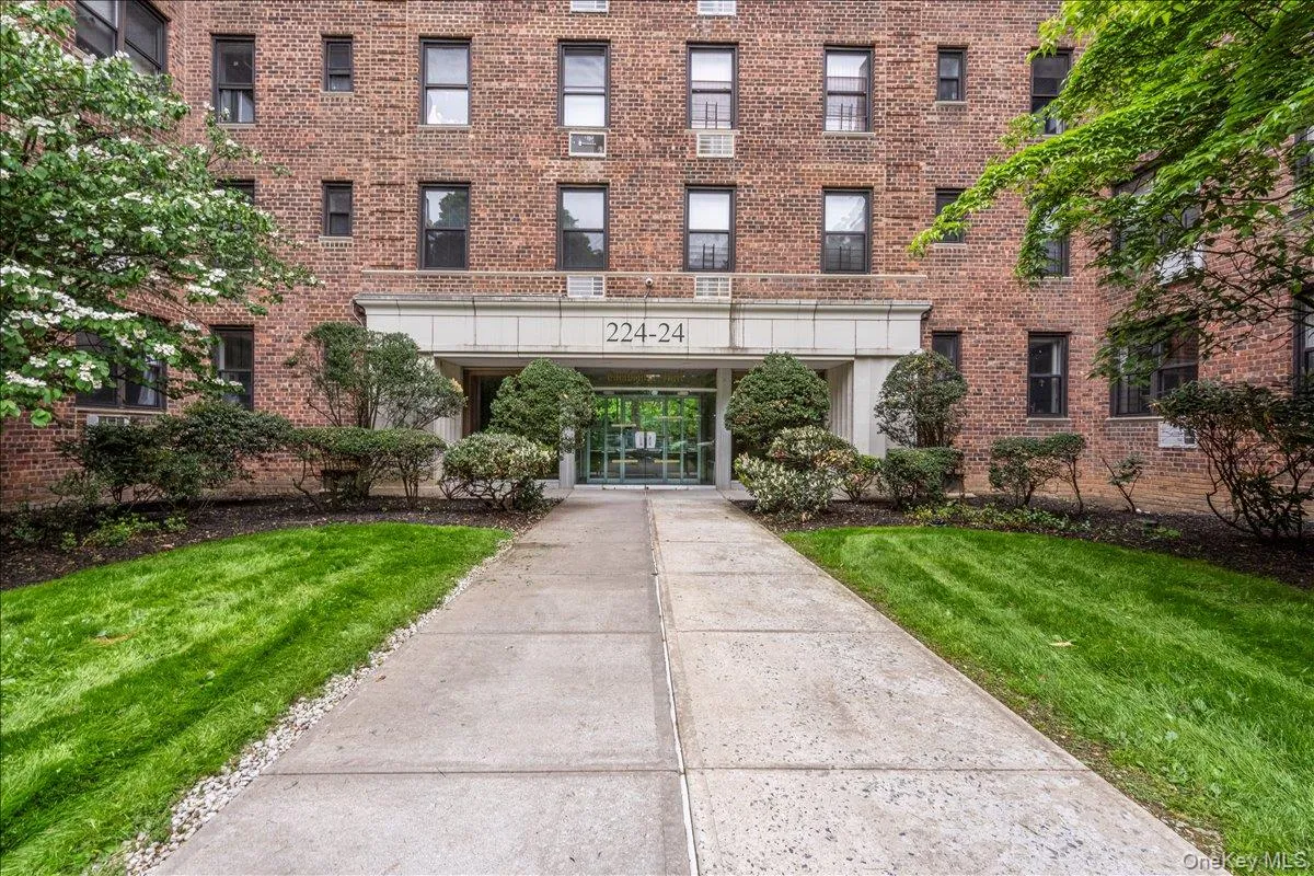 224-24 Union Turnpike, New York, NY, 2 Bedrooms Bedrooms, 6 Rooms Rooms,2 BathroomsBathrooms,Residential,For Rent,Union,0,998408 224-24 Union Turnpike, New York, NY, 2 Bedrooms Bedrooms, 6 Rooms Rooms,2 BathroomsBathrooms,Residential,For Rent,Union,0,998408