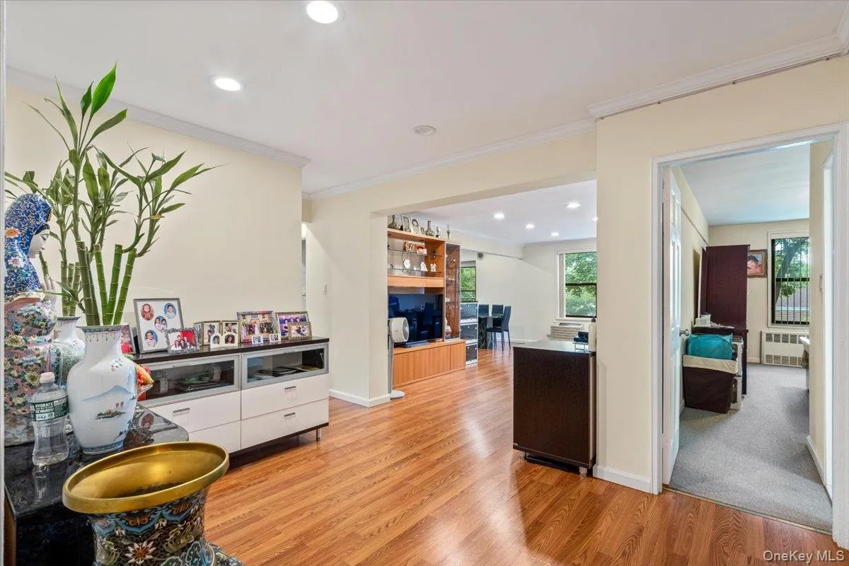 224-24 Union Turnpike, New York, NY, 2 Bedrooms Bedrooms, 6 Rooms Rooms,2 BathroomsBathrooms,Residential,For Rent,Union,0,998408 224-24 Union Turnpike, New York, NY, 2 Bedrooms Bedrooms, 6 Rooms Rooms,2 BathroomsBathrooms,Residential,For Rent,Union,0,998408