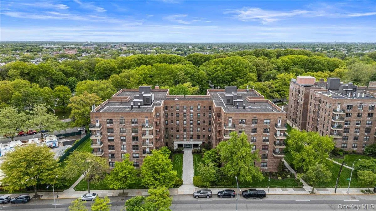 224-24 Union Turnpike, New York, NY, 2 Bedrooms Bedrooms, 6 Rooms Rooms,2 BathroomsBathrooms,Residential,For Rent,Union,0,998408 224-24 Union Turnpike, New York, NY, 2 Bedrooms Bedrooms, 6 Rooms Rooms,2 BathroomsBathrooms,Residential,For Rent,Union,0,998408