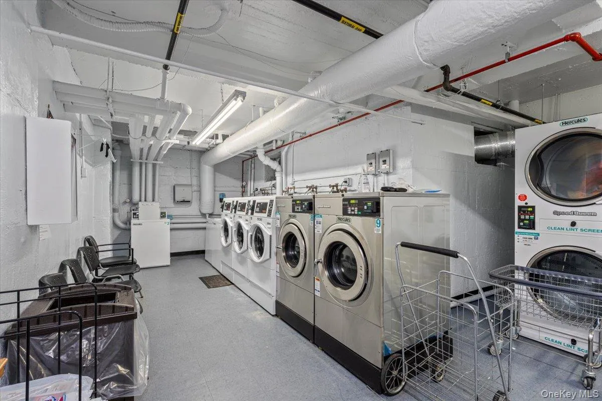 224-24 Union Turnpike, New York, NY, 2 Bedrooms Bedrooms, 6 Rooms Rooms,2 BathroomsBathrooms,Residential,For Rent,Union,0,998408 224-24 Union Turnpike, New York, NY, 2 Bedrooms Bedrooms, 6 Rooms Rooms,2 BathroomsBathrooms,Residential,For Rent,Union,0,998408