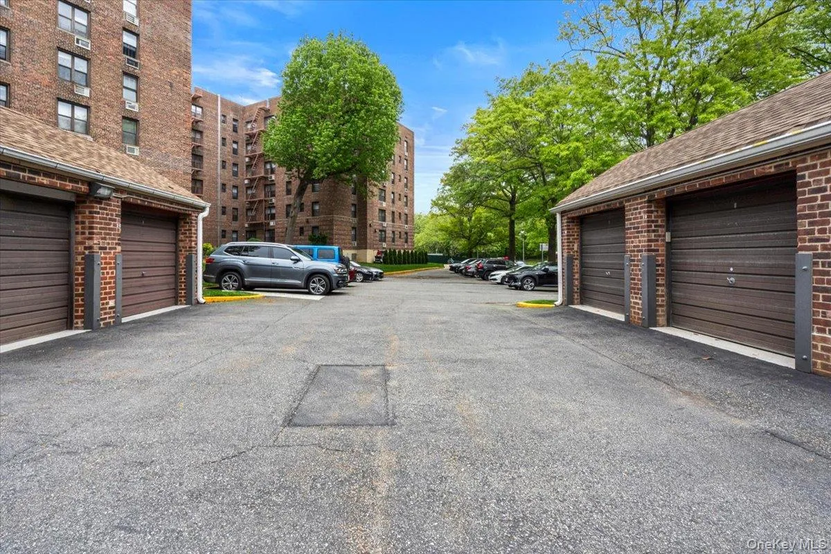 224-24 Union Turnpike, New York, NY, 2 Bedrooms Bedrooms, 6 Rooms Rooms,2 BathroomsBathrooms,Residential,For Rent,Union,0,998408 224-24 Union Turnpike, New York, NY, 2 Bedrooms Bedrooms, 6 Rooms Rooms,2 BathroomsBathrooms,Residential,For Rent,Union,0,998408