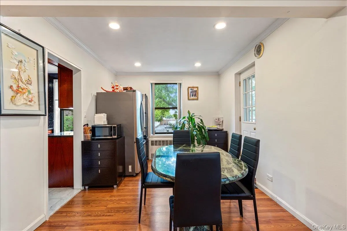 224-24 Union Turnpike, New York, NY, 2 Bedrooms Bedrooms, 6 Rooms Rooms,2 BathroomsBathrooms,Residential,For Rent,Union,0,998408 224-24 Union Turnpike, New York, NY, 2 Bedrooms Bedrooms, 6 Rooms Rooms,2 BathroomsBathrooms,Residential,For Rent,Union,0,998408