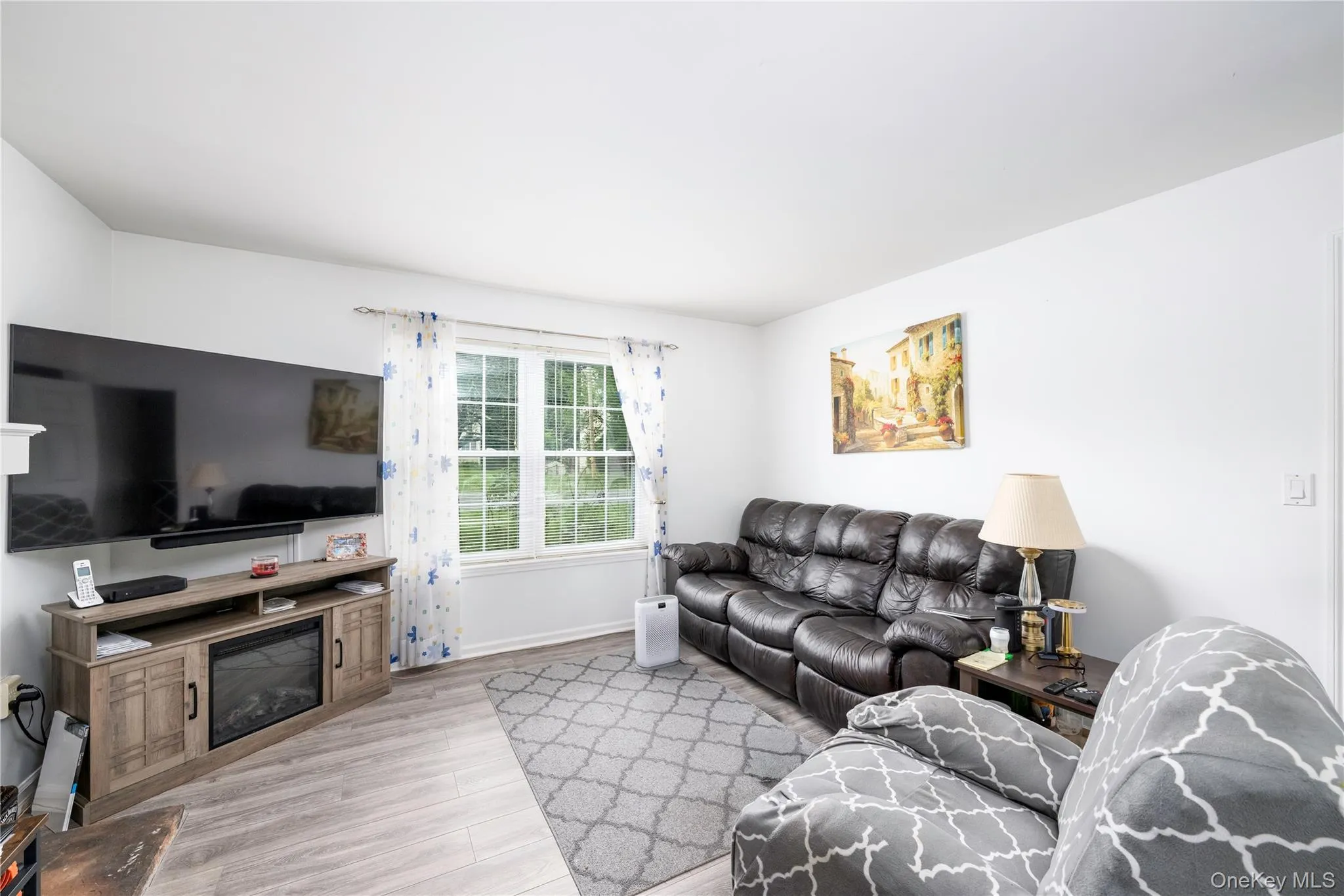 Entry level family room - great in-law potential Entry level family room - great in-law potential