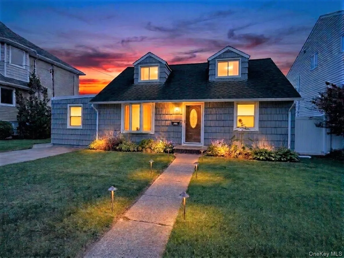 265 Windsor Parkway, Hempstead, NY, 4 Bedrooms Bedrooms, 7 Rooms Rooms,2 BathroomsBathrooms,Residential,For Rent,Windsor,0,998412 265 Windsor Parkway, Hempstead, NY, 4 Bedrooms Bedrooms, 7 Rooms Rooms,2 BathroomsBathrooms,Residential,For Rent,Windsor,0,998412