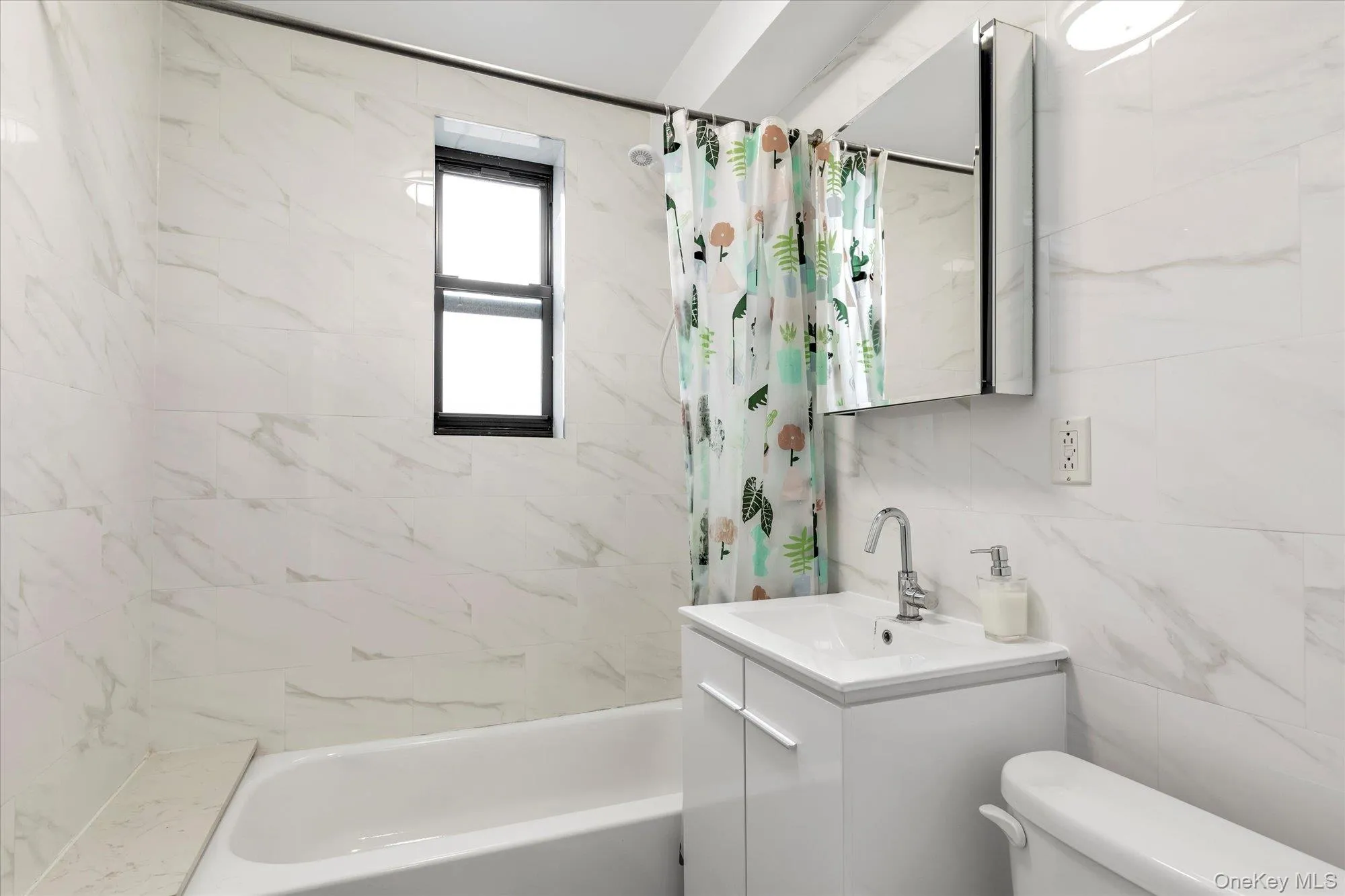 92-11 35th Avenue, New York, NY, 2 Bedrooms Bedrooms, 5 Rooms Rooms,1 BathroomBathrooms,Residential,For Rent,35th,0,998413 92-11 35th Avenue, New York, NY, 2 Bedrooms Bedrooms, 5 Rooms Rooms,1 BathroomBathrooms,Residential,For Rent,35th,0,998413