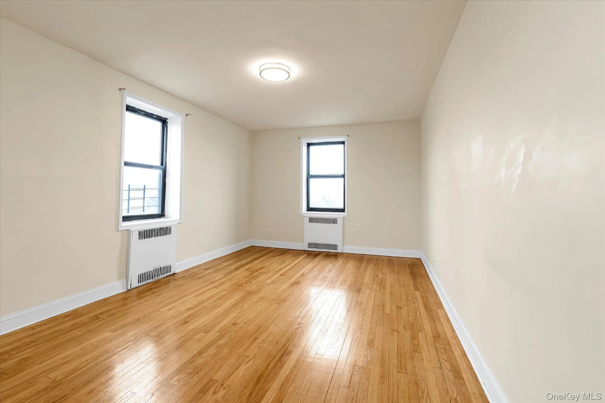 92-11 35th Avenue, New York, NY, 2 Bedrooms Bedrooms, 5 Rooms Rooms,1 BathroomBathrooms,Residential,For Rent,35th,0,998413 92-11 35th Avenue, New York, NY, 2 Bedrooms Bedrooms, 5 Rooms Rooms,1 BathroomBathrooms,Residential,For Rent,35th,0,998413
