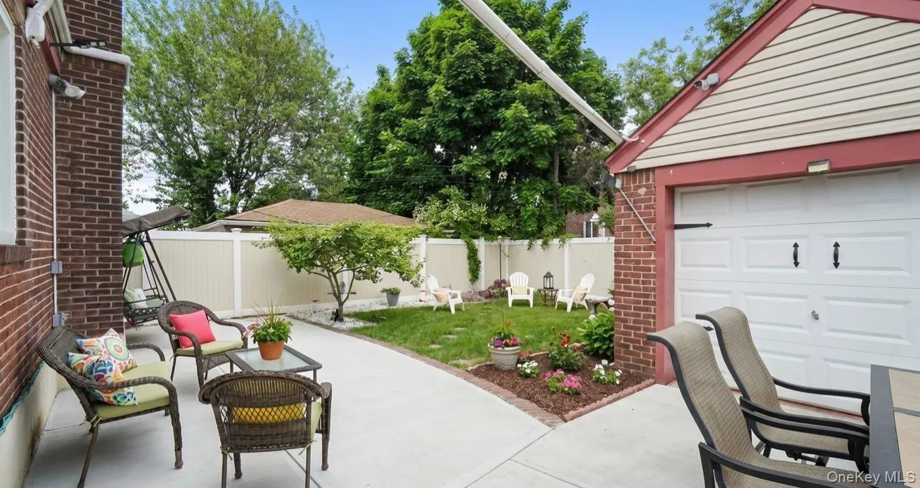 172-17 Amelia Road, New York, NY, 4 Bedrooms Bedrooms, 9 Rooms Rooms,3 BathroomsBathrooms,Residential,For Rent,Amelia,0,998416 172-17 Amelia Road, New York, NY, 4 Bedrooms Bedrooms, 9 Rooms Rooms,3 BathroomsBathrooms,Residential,For Rent,Amelia,0,998416