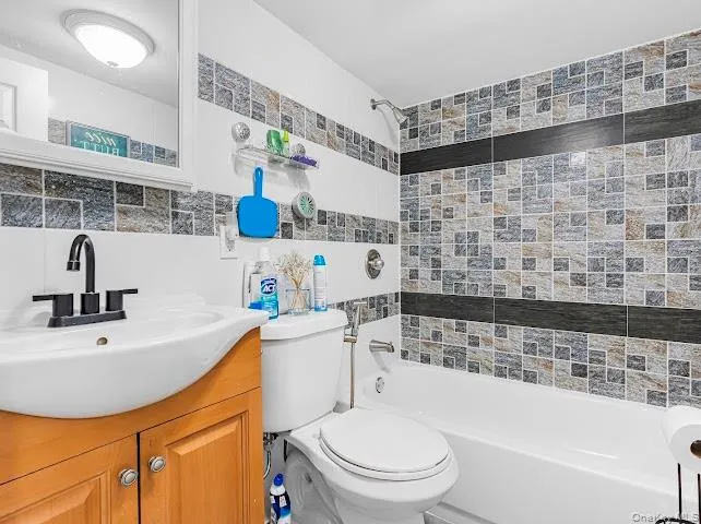 172-17 Amelia Road, New York, NY, 4 Bedrooms Bedrooms, 9 Rooms Rooms,3 BathroomsBathrooms,Residential,For Rent,Amelia,0,998416 172-17 Amelia Road, New York, NY, 4 Bedrooms Bedrooms, 9 Rooms Rooms,3 BathroomsBathrooms,Residential,For Rent,Amelia,0,998416