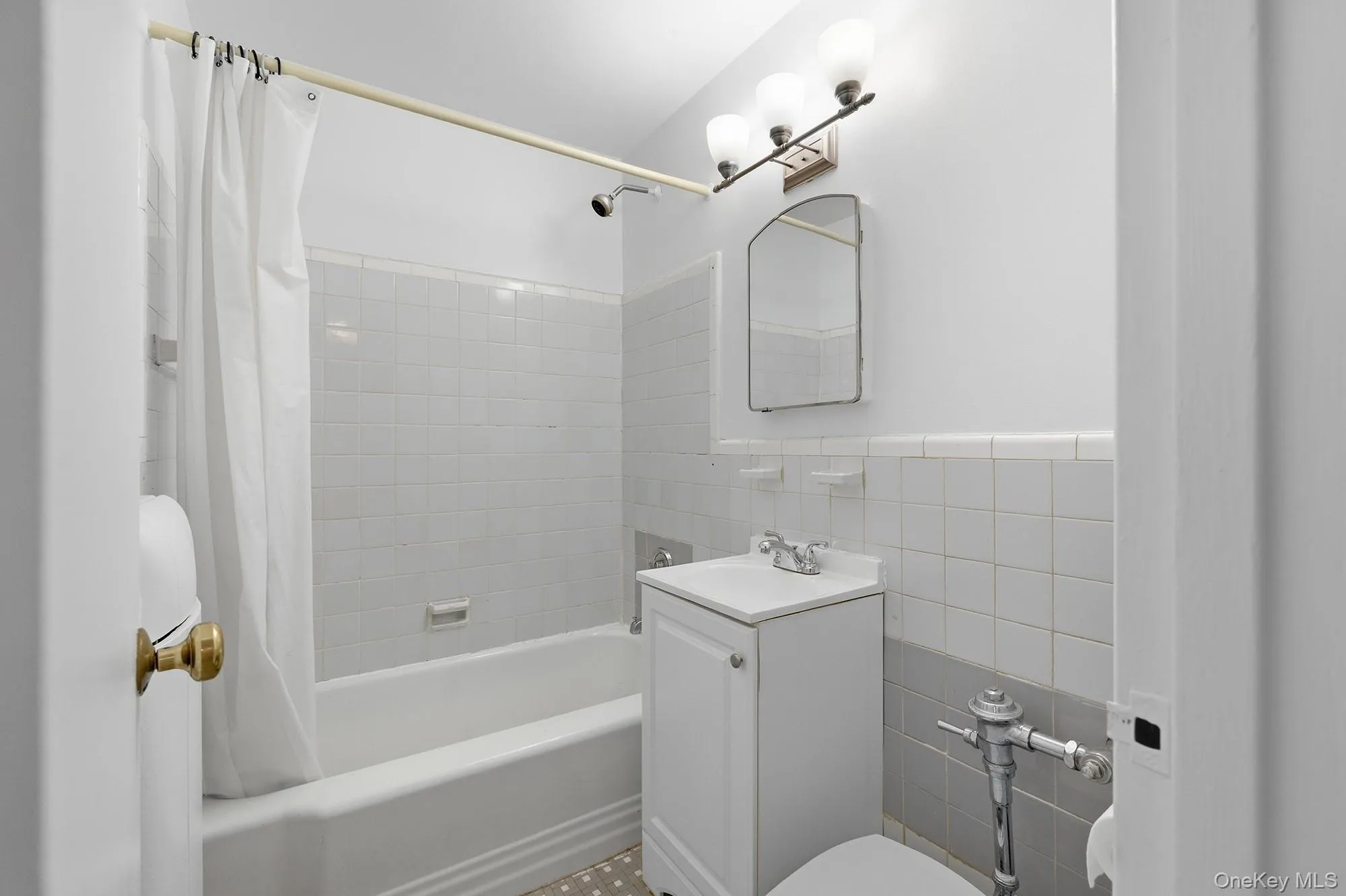 25 Knolls Crescent, New York, NY, 2 Bedrooms Bedrooms, 3 Rooms Rooms,1 BathroomBathrooms,Residential Sale,For Rent,Knolls,0,998421 25 Knolls Crescent, New York, NY, 2 Bedrooms Bedrooms, 3 Rooms Rooms,1 BathroomBathrooms,Residential Sale,For Rent,Knolls,0,998421