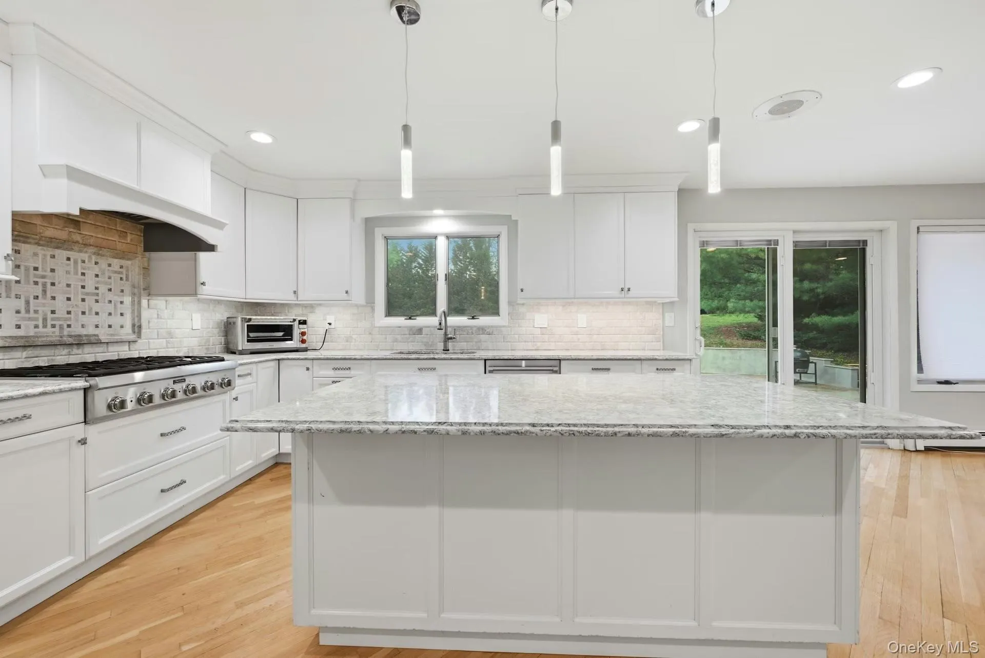 31 Sherwood Gate, Oyster Bay, NY, 5 Bedrooms Bedrooms, 11 Rooms Rooms,4 BathroomsBathrooms,Residential,For Rent,Sherwood Gate,0,998428 31 Sherwood Gate, Oyster Bay, NY, 5 Bedrooms Bedrooms, 11 Rooms Rooms,4 BathroomsBathrooms,Residential,For Rent,Sherwood Gate,0,998428