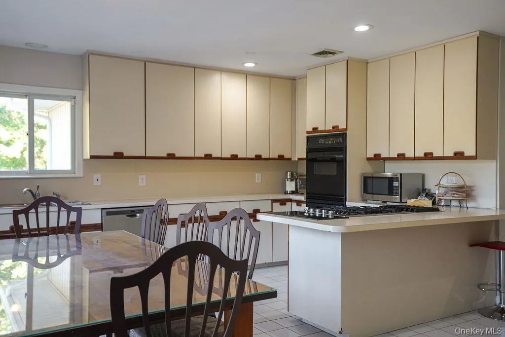 24 Hemlock Drive, North Hempstead, NY, 4 Bedrooms Bedrooms, 8 Rooms Rooms,2 BathroomsBathrooms,Residential,For Rent,Hemlock,0,998434 24 Hemlock Drive, North Hempstead, NY, 4 Bedrooms Bedrooms, 8 Rooms Rooms,2 BathroomsBathrooms,Residential,For Rent,Hemlock,0,998434