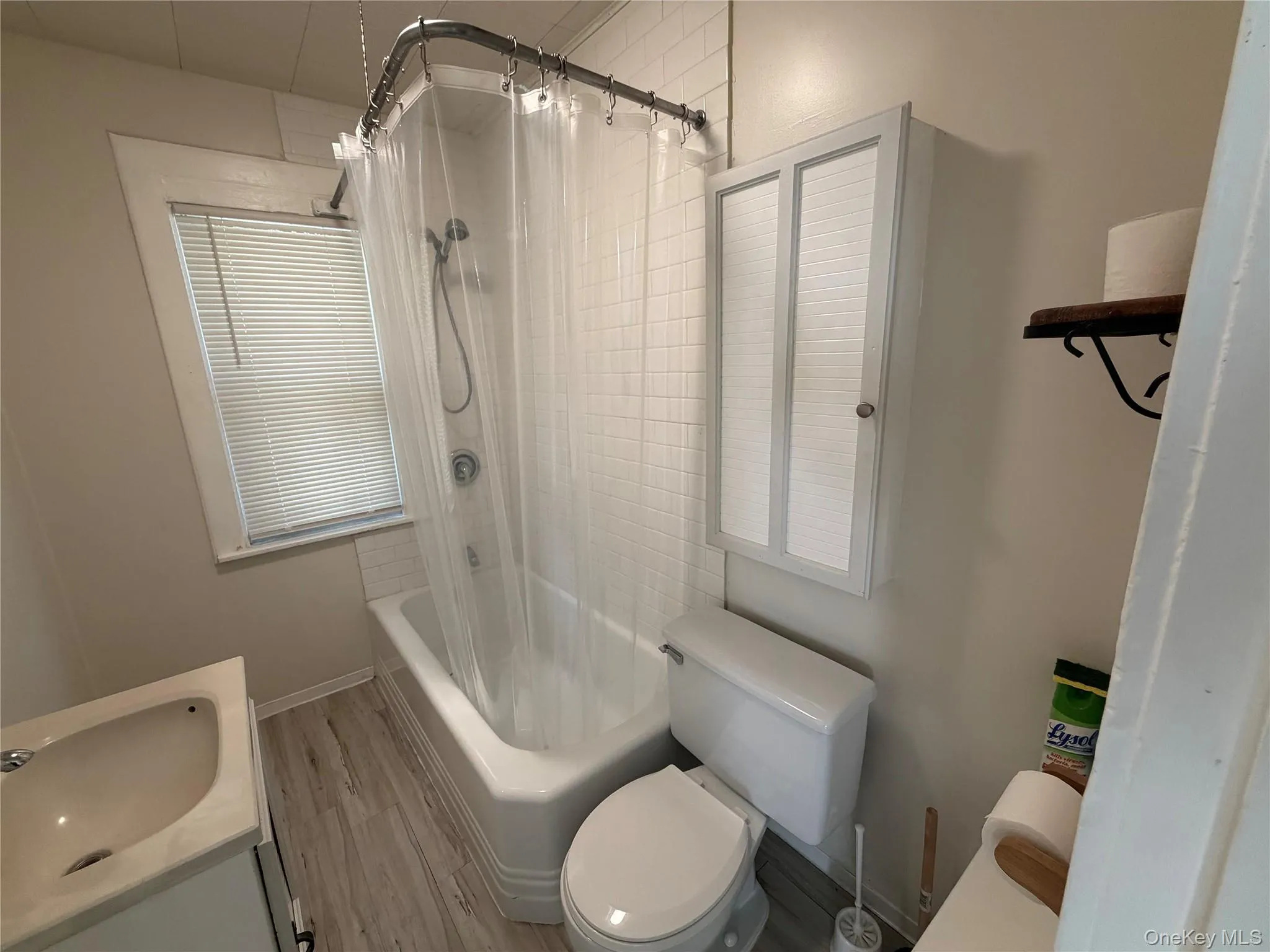 14 Franklindale Avenue, Wappinger, NY, 1 Bedroom Bedrooms, 4 Rooms Rooms,1 BathroomBathrooms,Residential Lease,For Rent,Franklindale,0,998440 14 Franklindale Avenue, Wappinger, NY, 1 Bedroom Bedrooms, 4 Rooms Rooms,1 BathroomBathrooms,Residential Lease,For Rent,Franklindale,0,998440