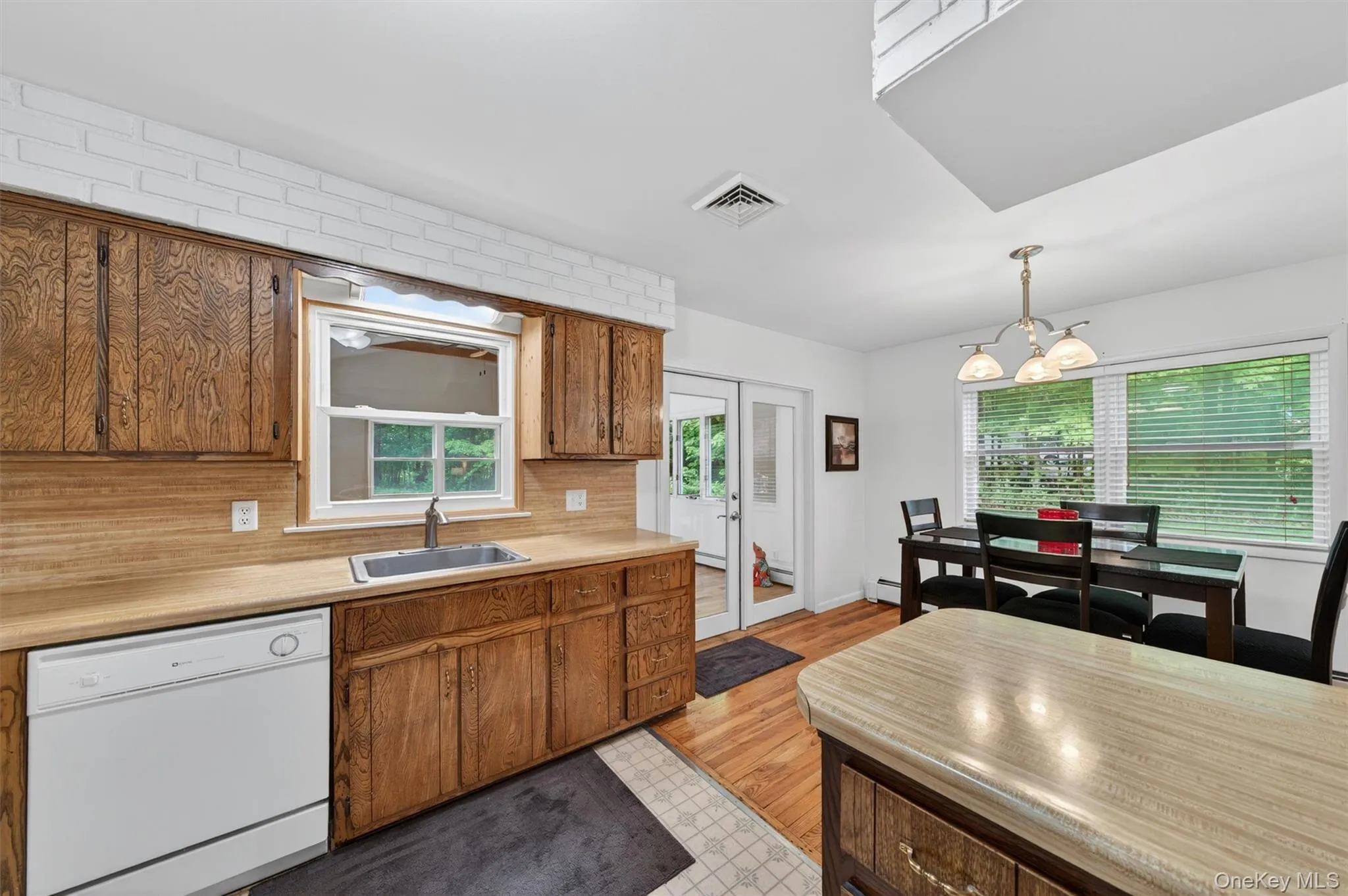 38 Emperor Lane, Crawford, NY, 3 Bedrooms Bedrooms, 6 Rooms Rooms,2 BathroomsBathrooms,Residential,For Rent,Emperor,0,998454 38 Emperor Lane, Crawford, NY, 3 Bedrooms Bedrooms, 6 Rooms Rooms,2 BathroomsBathrooms,Residential,For Rent,Emperor,0,998454