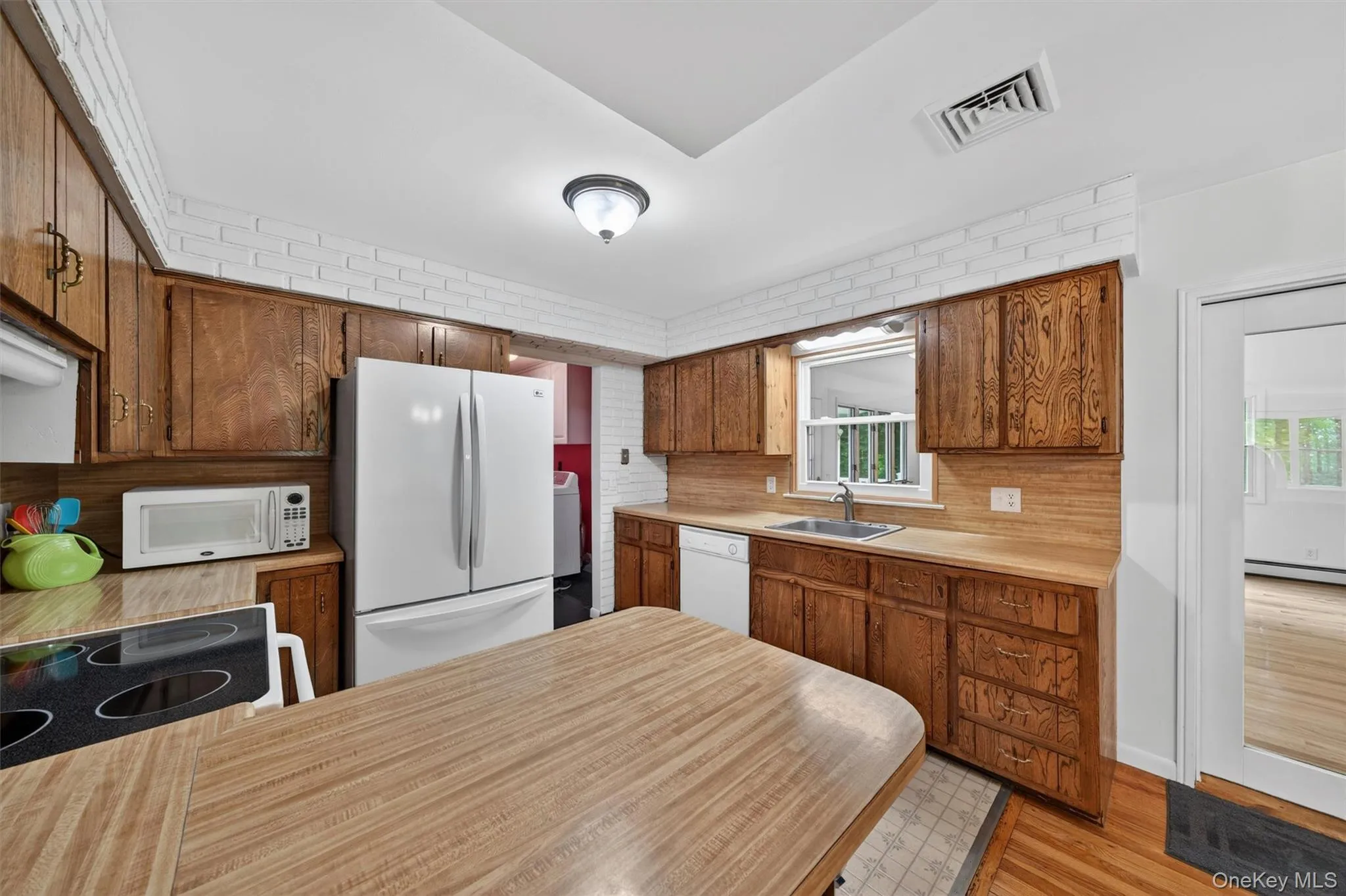 38 Emperor Lane, Crawford, NY, 3 Bedrooms Bedrooms, 6 Rooms Rooms,2 BathroomsBathrooms,Residential,For Rent,Emperor,0,998454 38 Emperor Lane, Crawford, NY, 3 Bedrooms Bedrooms, 6 Rooms Rooms,2 BathroomsBathrooms,Residential,For Rent,Emperor,0,998454