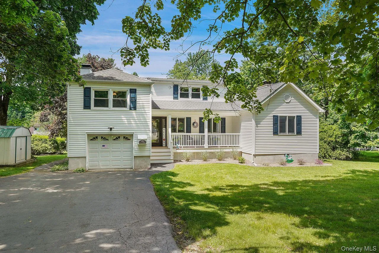 3007 Clearview Street, Yorktown, NY, 5 Bedrooms Bedrooms, 9 Rooms Rooms,3 BathroomsBathrooms,Residential,For Rent,Clearview,0,998460 3007 Clearview Street, Yorktown, NY, 5 Bedrooms Bedrooms, 9 Rooms Rooms,3 BathroomsBathrooms,Residential,For Rent,Clearview,0,998460