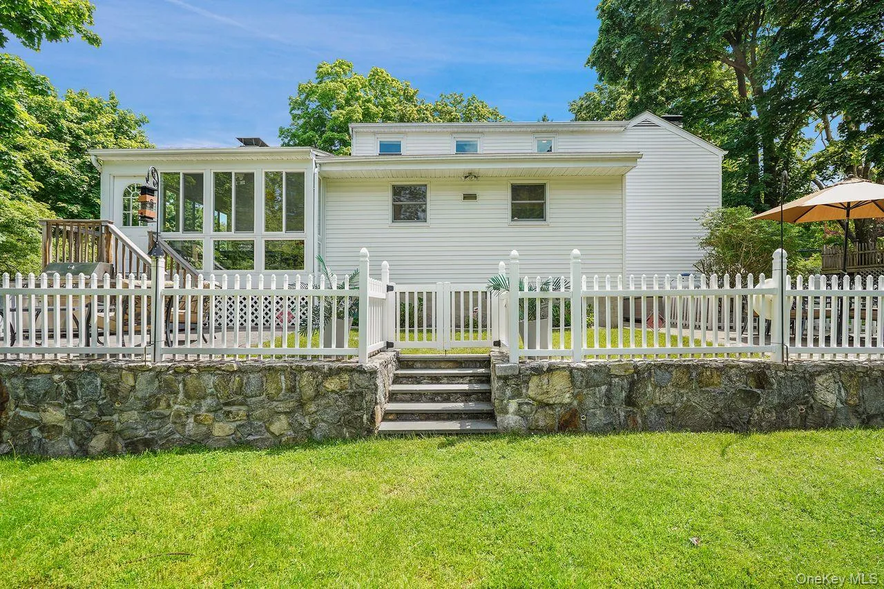 3007 Clearview Street, Yorktown, NY, 5 Bedrooms Bedrooms, 9 Rooms Rooms,3 BathroomsBathrooms,Residential,For Rent,Clearview,0,998460 3007 Clearview Street, Yorktown, NY, 5 Bedrooms Bedrooms, 9 Rooms Rooms,3 BathroomsBathrooms,Residential,For Rent,Clearview,0,998460