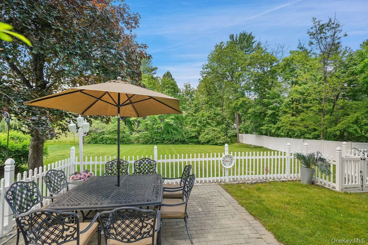 3007 Clearview Street, Yorktown, NY, 5 Bedrooms Bedrooms, 9 Rooms Rooms,3 BathroomsBathrooms,Residential,For Rent,Clearview,0,998460 3007 Clearview Street, Yorktown, NY, 5 Bedrooms Bedrooms, 9 Rooms Rooms,3 BathroomsBathrooms,Residential,For Rent,Clearview,0,998460