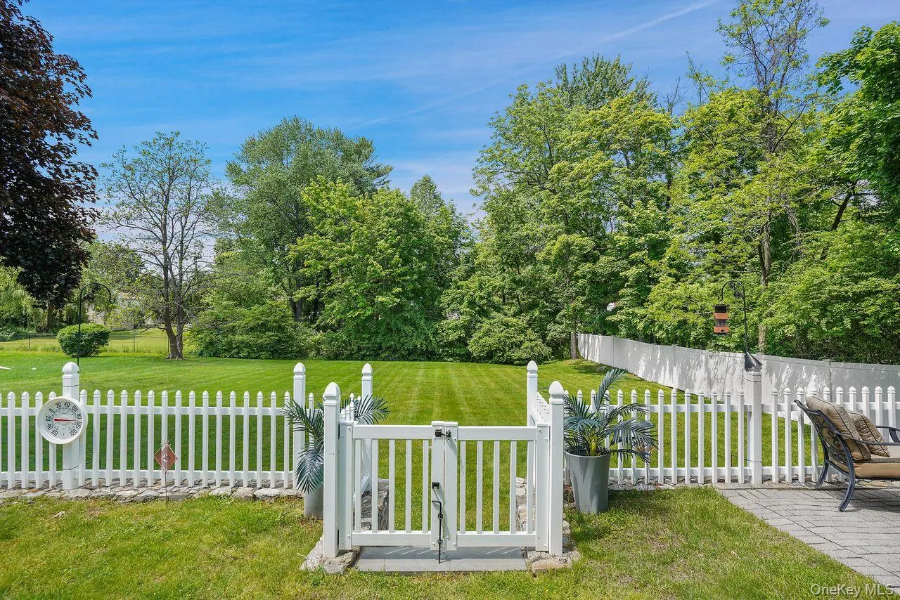 3007 Clearview Street, Yorktown, NY, 5 Bedrooms Bedrooms, 9 Rooms Rooms,3 BathroomsBathrooms,Residential,For Rent,Clearview,0,998460 3007 Clearview Street, Yorktown, NY, 5 Bedrooms Bedrooms, 9 Rooms Rooms,3 BathroomsBathrooms,Residential,For Rent,Clearview,0,998460
