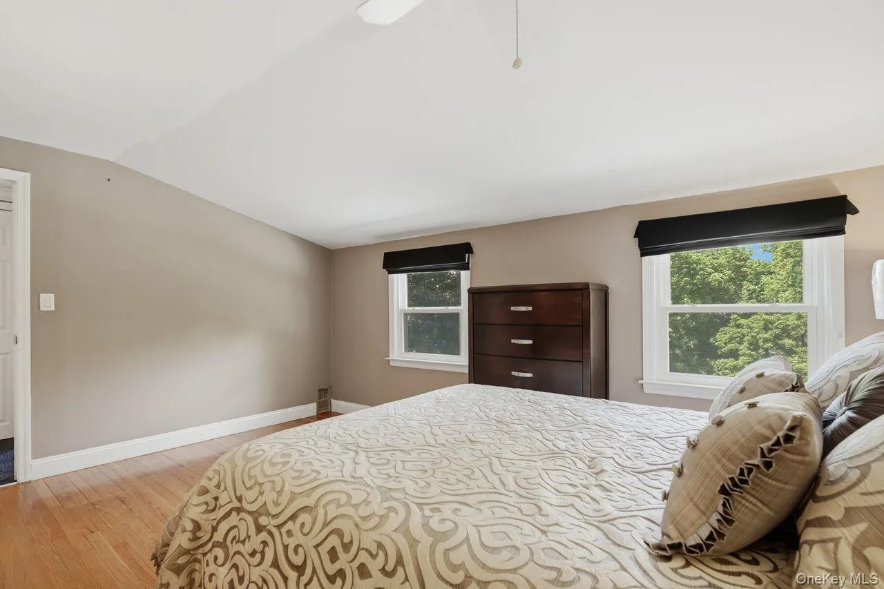 3007 Clearview Street, Yorktown, NY, 5 Bedrooms Bedrooms, 9 Rooms Rooms,3 BathroomsBathrooms,Residential,For Rent,Clearview,0,998460 3007 Clearview Street, Yorktown, NY, 5 Bedrooms Bedrooms, 9 Rooms Rooms,3 BathroomsBathrooms,Residential,For Rent,Clearview,0,998460
