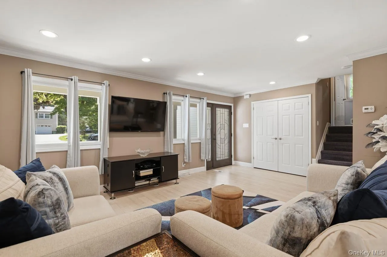 3007 Clearview Street, Yorktown, NY, 5 Bedrooms Bedrooms, 9 Rooms Rooms,3 BathroomsBathrooms,Residential,For Rent,Clearview,0,998460 3007 Clearview Street, Yorktown, NY, 5 Bedrooms Bedrooms, 9 Rooms Rooms,3 BathroomsBathrooms,Residential,For Rent,Clearview,0,998460