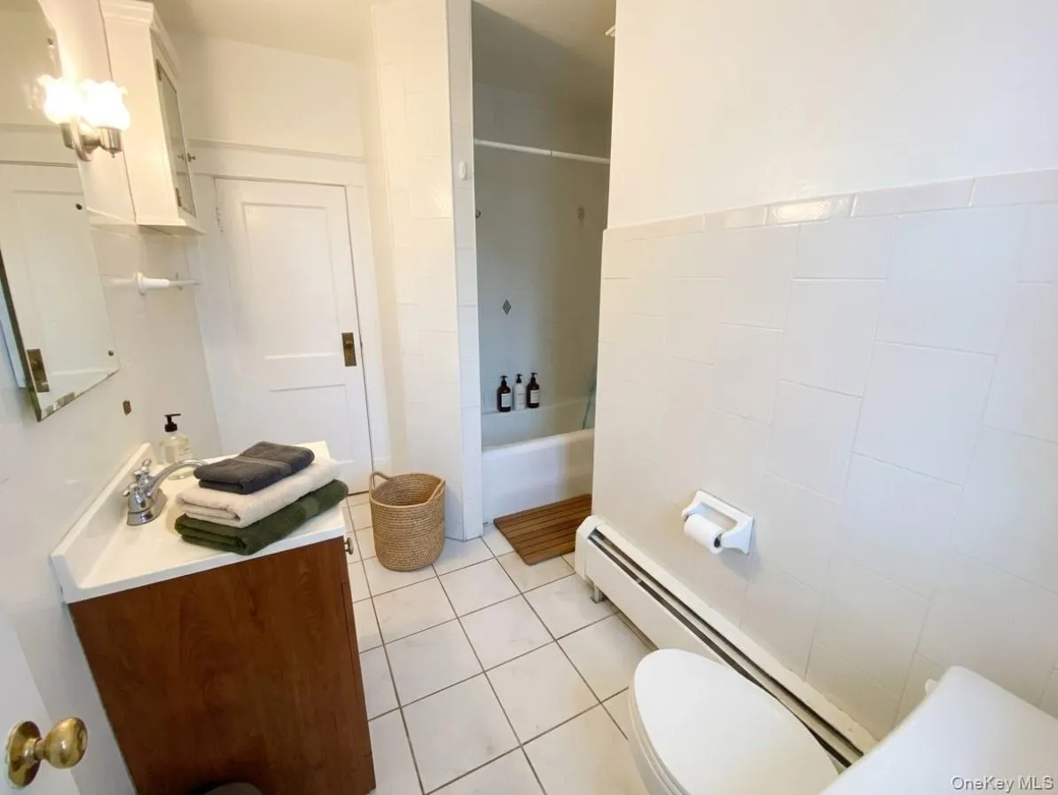 100 Westside Avenue, Haverstraw, NY, 3 Bedrooms Bedrooms, 4 Rooms Rooms,1 BathroomBathrooms,Residential Lease,For Rent,Westside,0,998471 100 Westside Avenue, Haverstraw, NY, 3 Bedrooms Bedrooms, 4 Rooms Rooms,1 BathroomBathrooms,Residential Lease,For Rent,Westside,0,998471