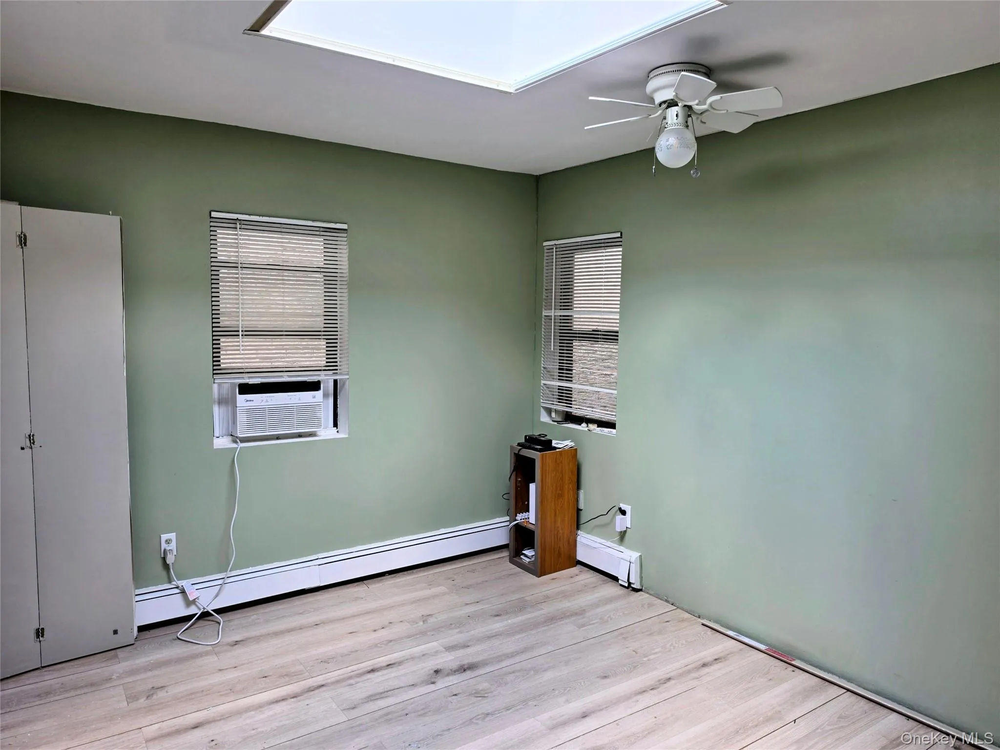 Skylight, Large double closet, and ceiling fan Skylight, Large double closet, and ceiling fan