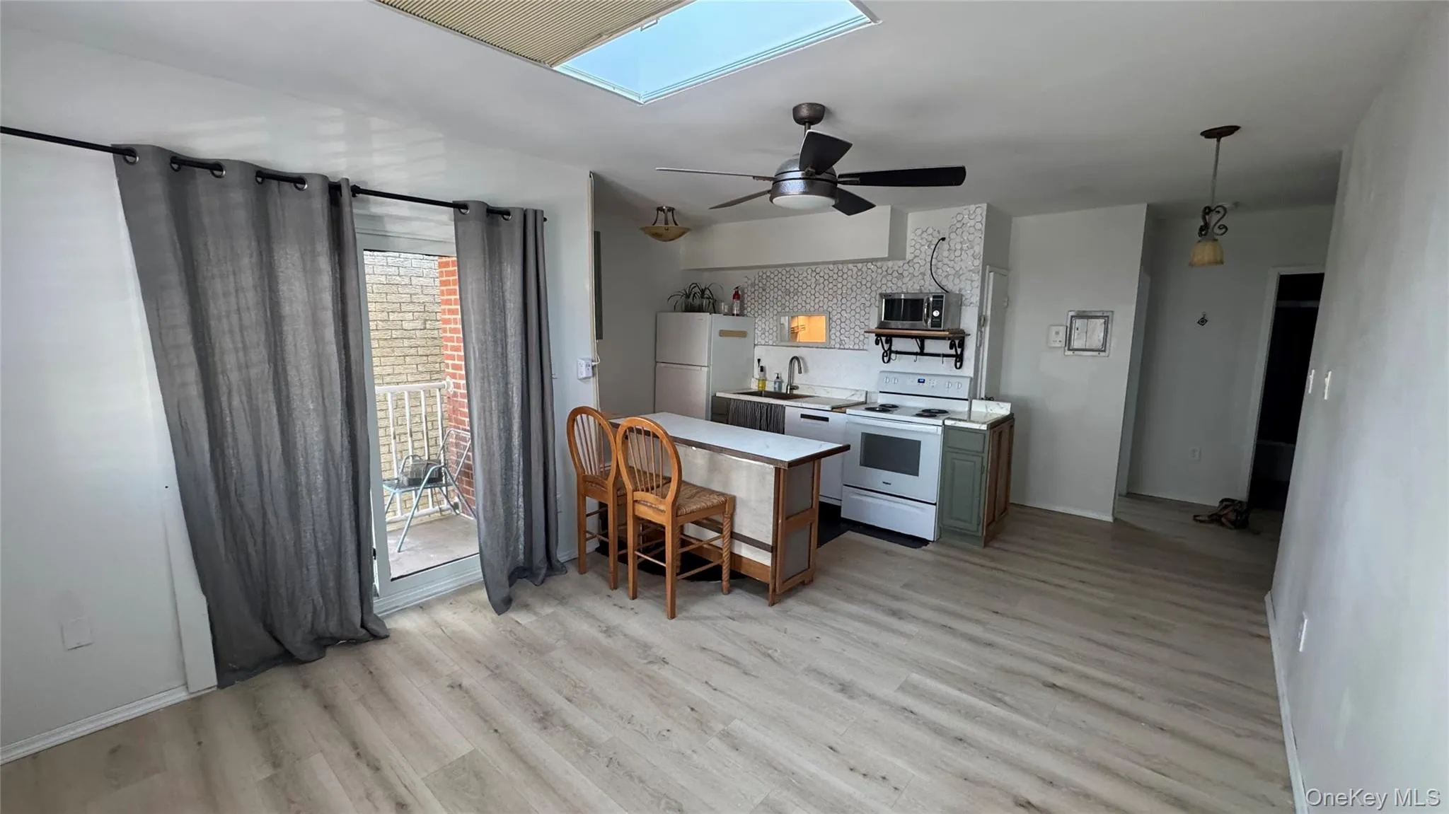 Ocean views! Open plan living/kitchen/dining. Private terrace! Ocean views! Open plan living/kitchen/dining. Private terrace!