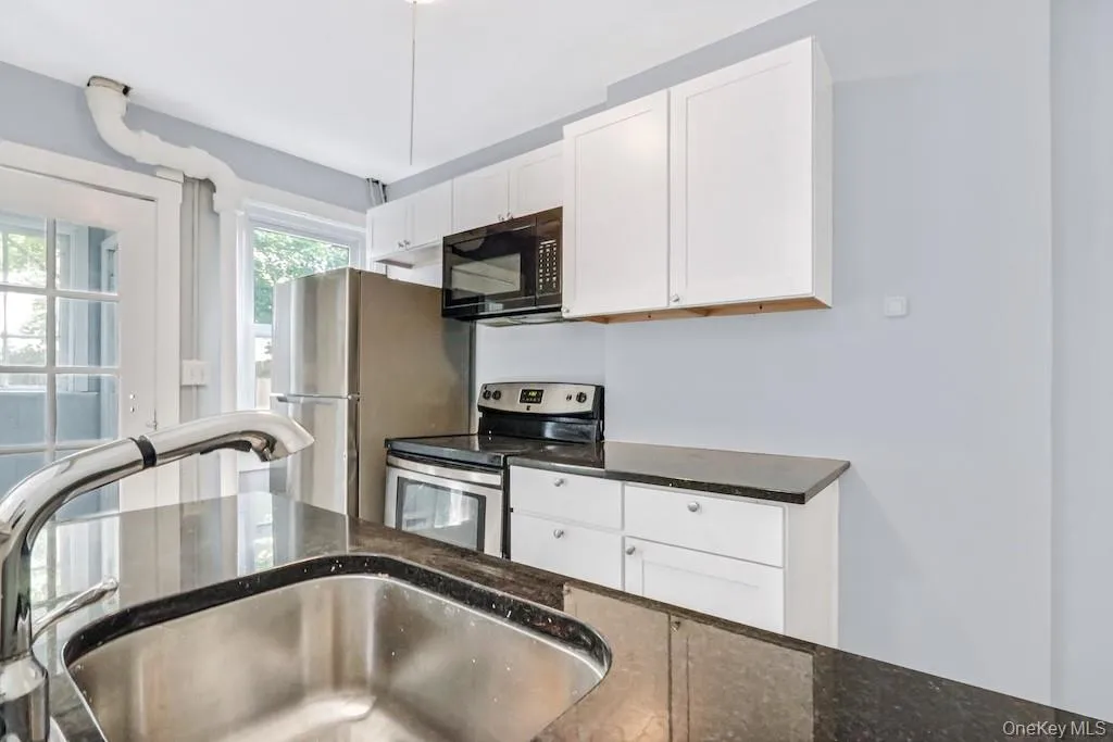 6 Bush Avenue, Newburgh (city), NY, 2 Bedrooms Bedrooms, 5 Rooms Rooms,1 BathroomBathrooms,Residential Sale,For Rent,Bush,0,998478 6 Bush Avenue, Newburgh (city), NY, 2 Bedrooms Bedrooms, 5 Rooms Rooms,1 BathroomBathrooms,Residential Sale,For Rent,Bush,0,998478