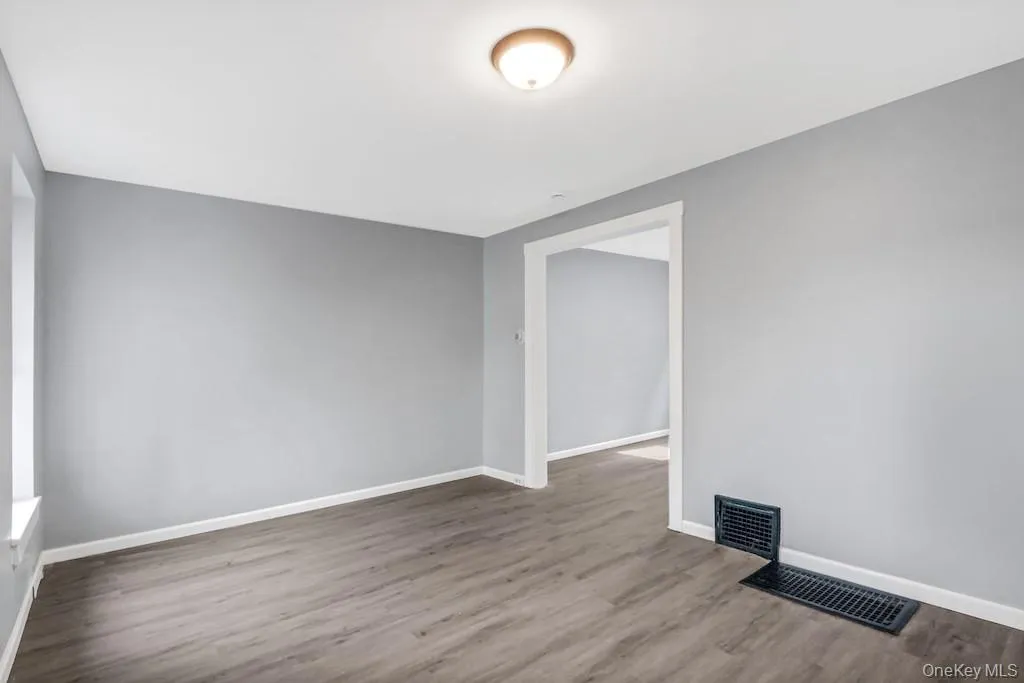 6 Bush Avenue, Newburgh (city), NY, 2 Bedrooms Bedrooms, 5 Rooms Rooms,1 BathroomBathrooms,Residential Sale,For Rent,Bush,0,998478 6 Bush Avenue, Newburgh (city), NY, 2 Bedrooms Bedrooms, 5 Rooms Rooms,1 BathroomBathrooms,Residential Sale,For Rent,Bush,0,998478