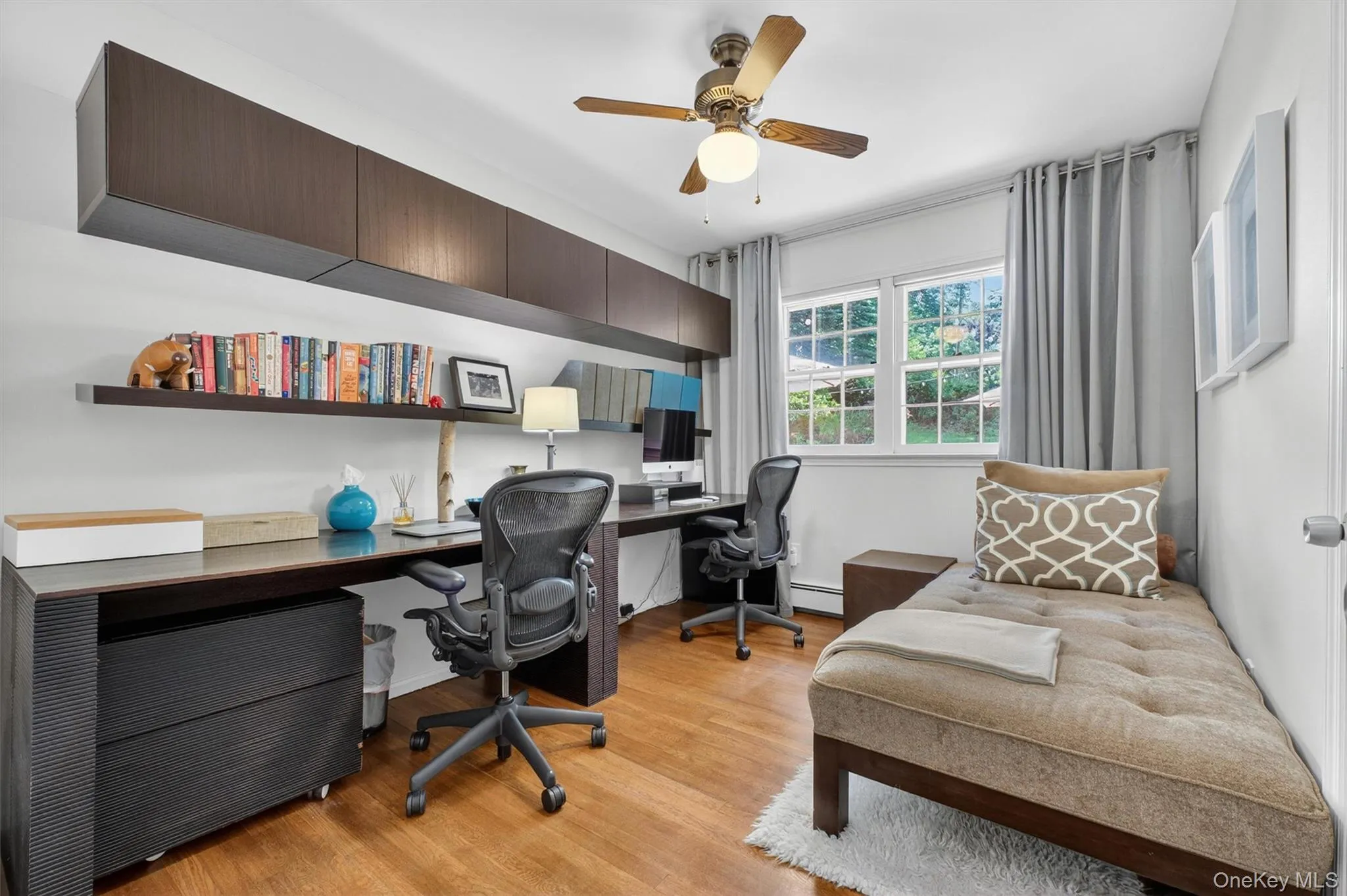 Lounge in the southern-facing fourth bedroom, overlooking the large deck Lounge in the southern-facing fourth bedroom, overlooking the large deck