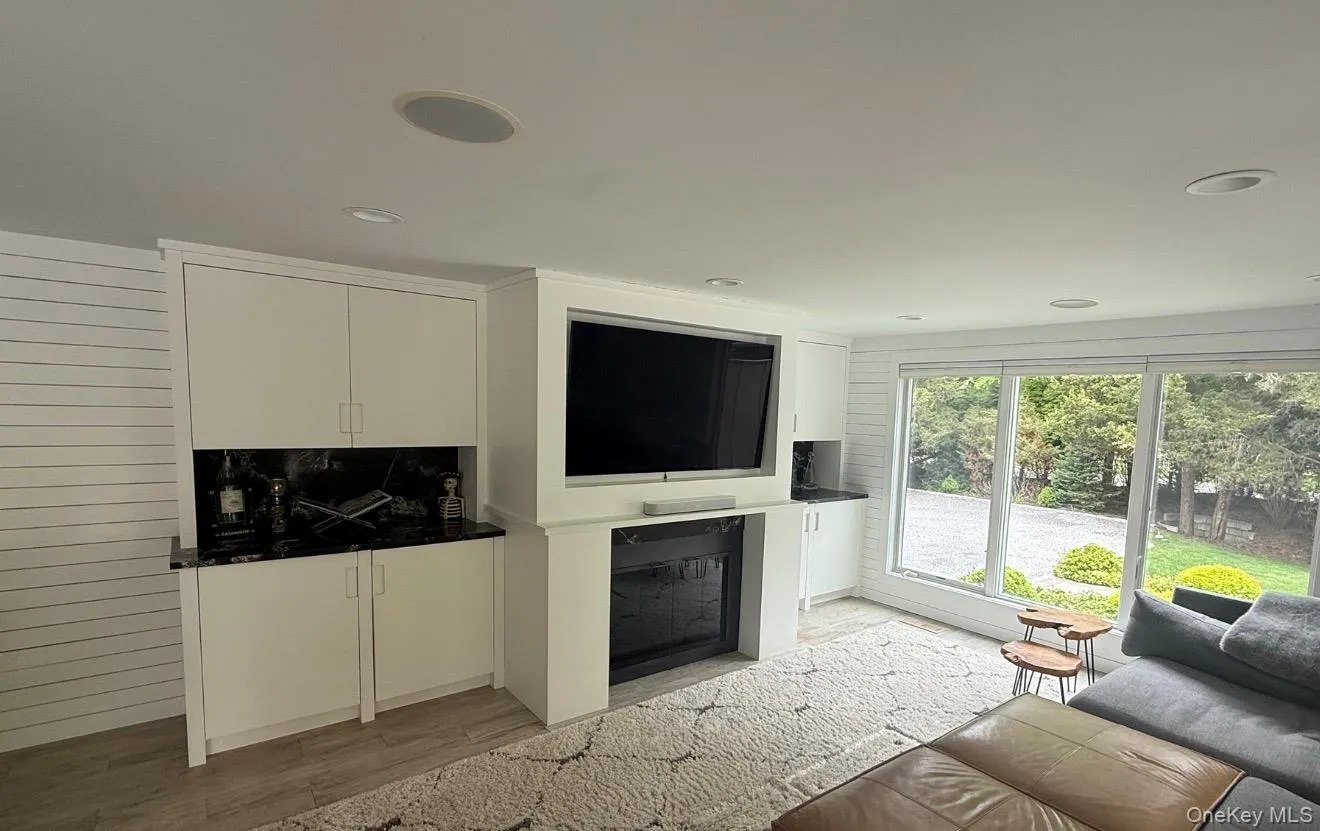 263 Ferry Road, Southampton, NY, 5 Bedrooms Bedrooms, 11 Rooms Rooms,3 BathroomsBathrooms,Residential Sale,For Rent,Ferry,0,998496 263 Ferry Road, Southampton, NY, 5 Bedrooms Bedrooms, 11 Rooms Rooms,3 BathroomsBathrooms,Residential Sale,For Rent,Ferry,0,998496