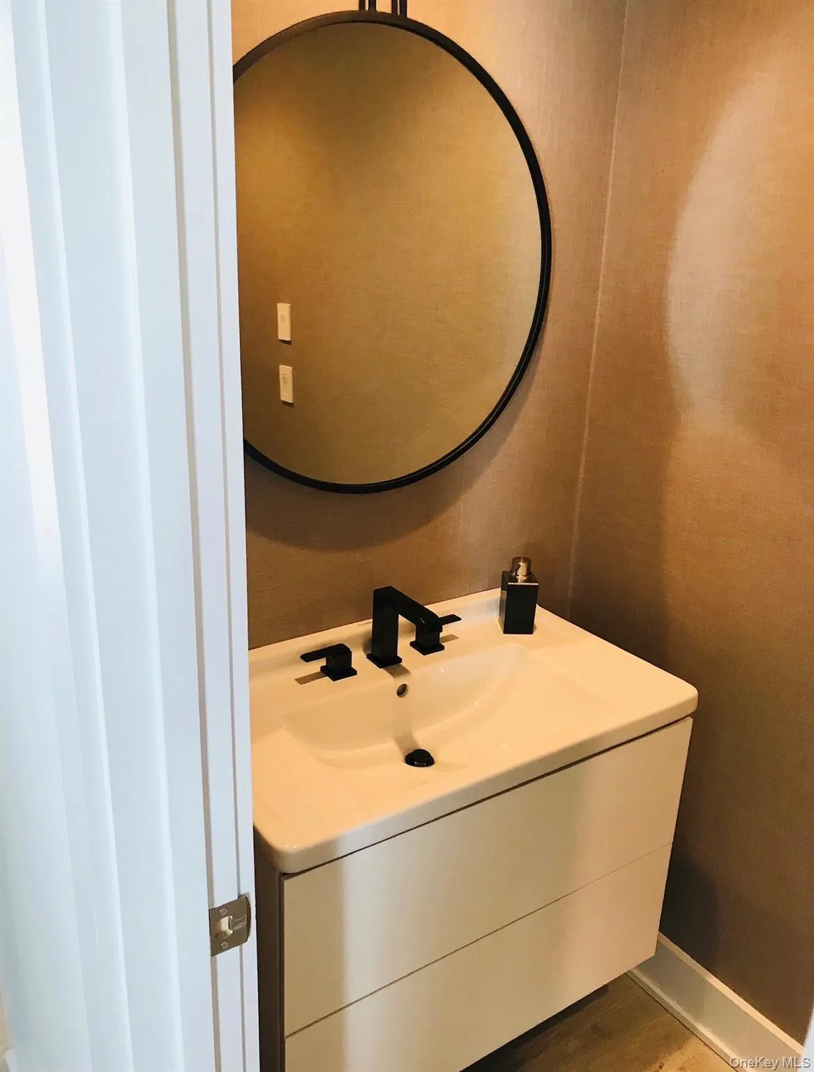 263 Ferry Road, Southampton, NY, 5 Bedrooms Bedrooms, 11 Rooms Rooms,3 BathroomsBathrooms,Residential Sale,For Rent,Ferry,0,998496 263 Ferry Road, Southampton, NY, 5 Bedrooms Bedrooms, 11 Rooms Rooms,3 BathroomsBathrooms,Residential Sale,For Rent,Ferry,0,998496
