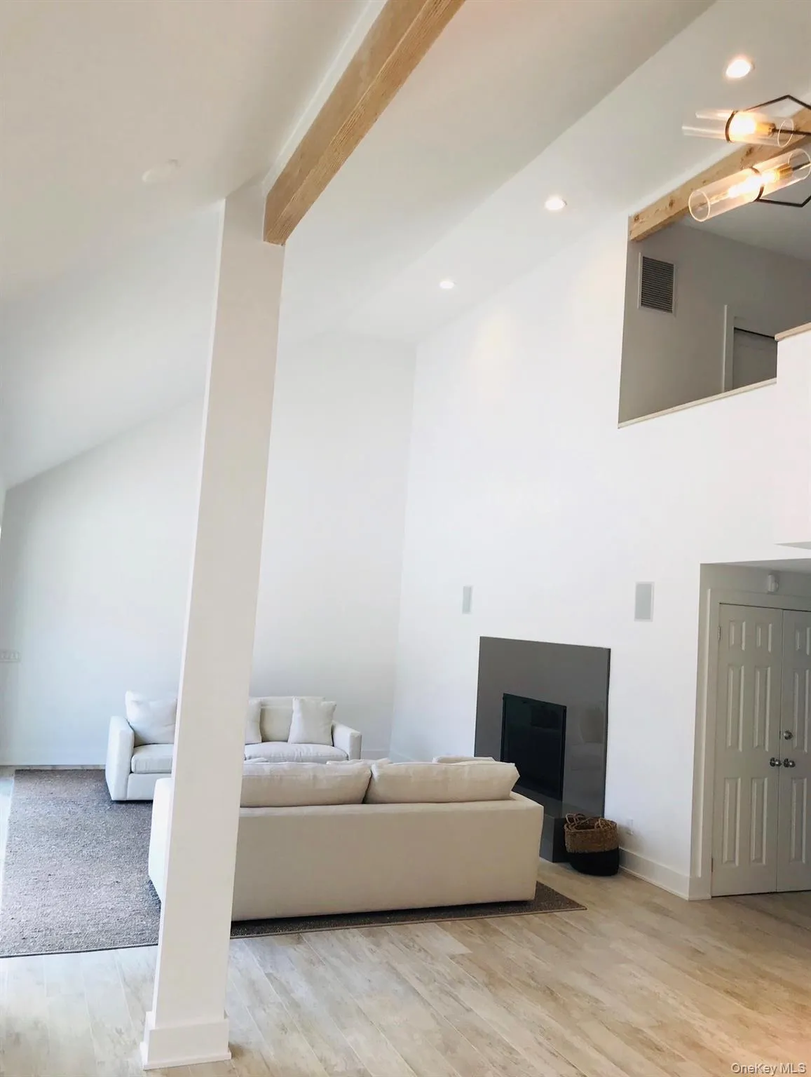 263 Ferry Road, Southampton, NY, 5 Bedrooms Bedrooms, 11 Rooms Rooms,3 BathroomsBathrooms,Residential Sale,For Rent,Ferry,0,998496 263 Ferry Road, Southampton, NY, 5 Bedrooms Bedrooms, 11 Rooms Rooms,3 BathroomsBathrooms,Residential Sale,For Rent,Ferry,0,998496
